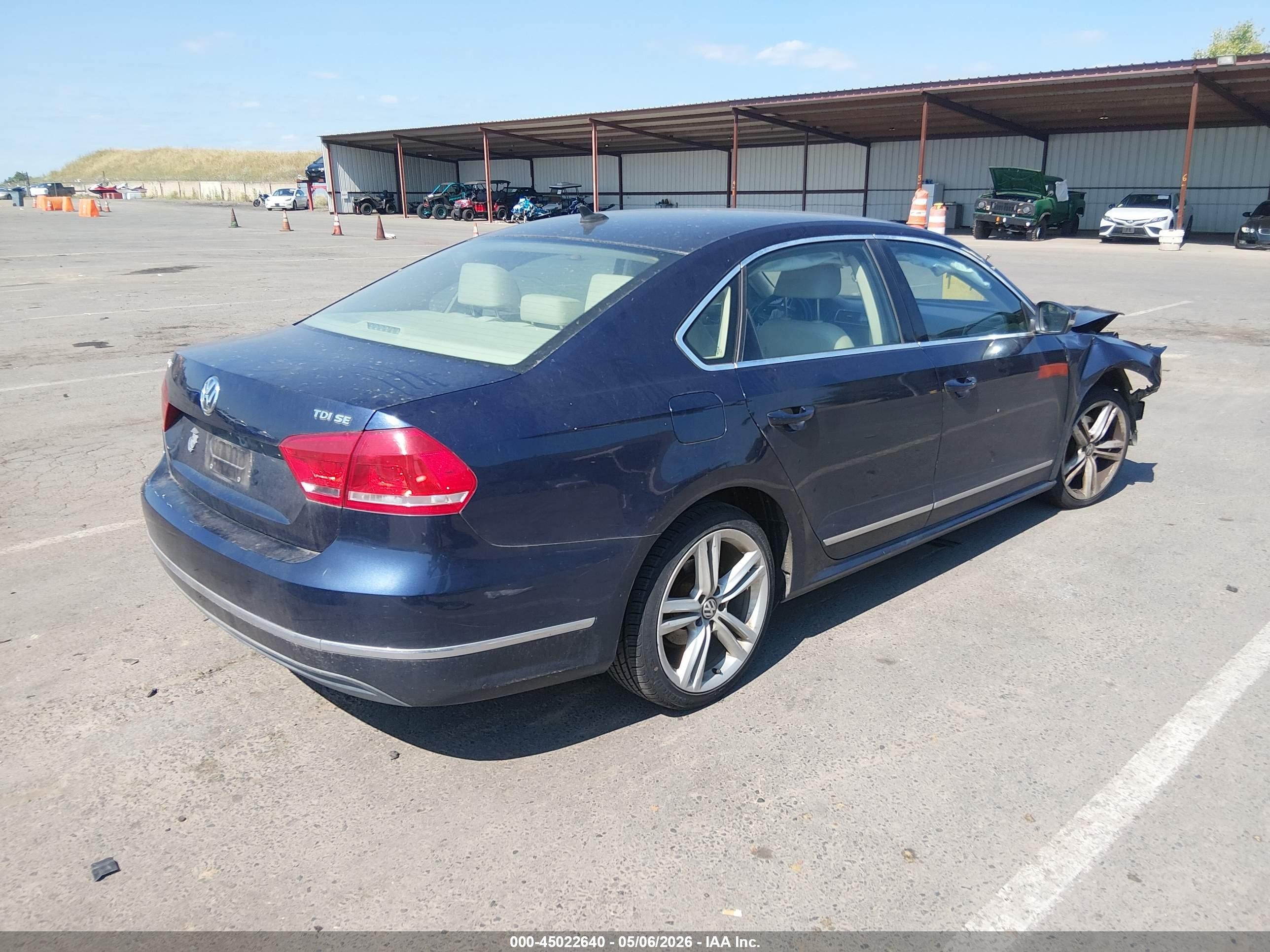 2015 Volkswagen Passat 2.0l Tdi Se Blue vin: 1VWBV7A37FC057117
