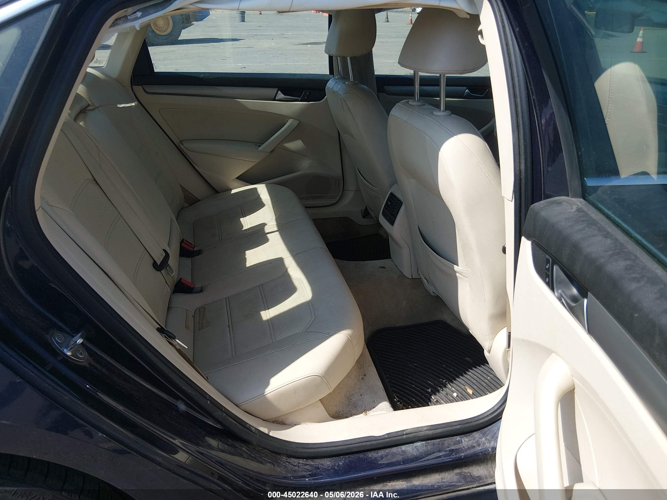 2015 Volkswagen Passat 2.0l Tdi Se Blue vin: 1VWBV7A37FC057117