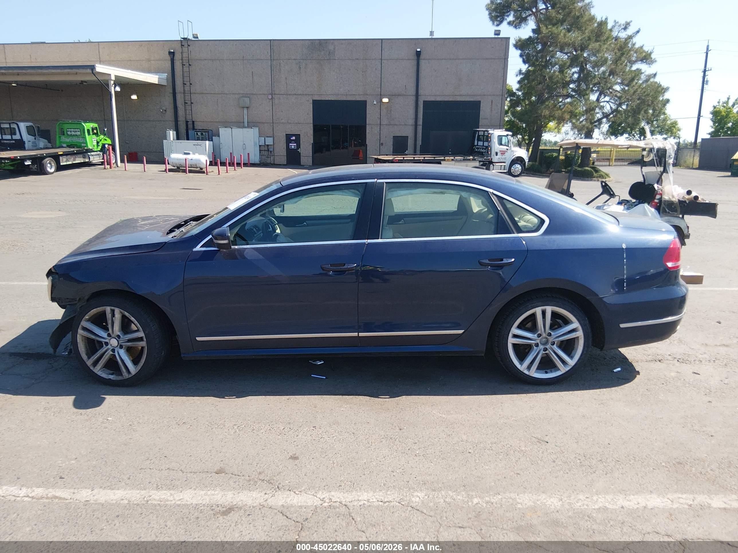 2015 Volkswagen Passat 2.0l Tdi Se Blue vin: 1VWBV7A37FC057117