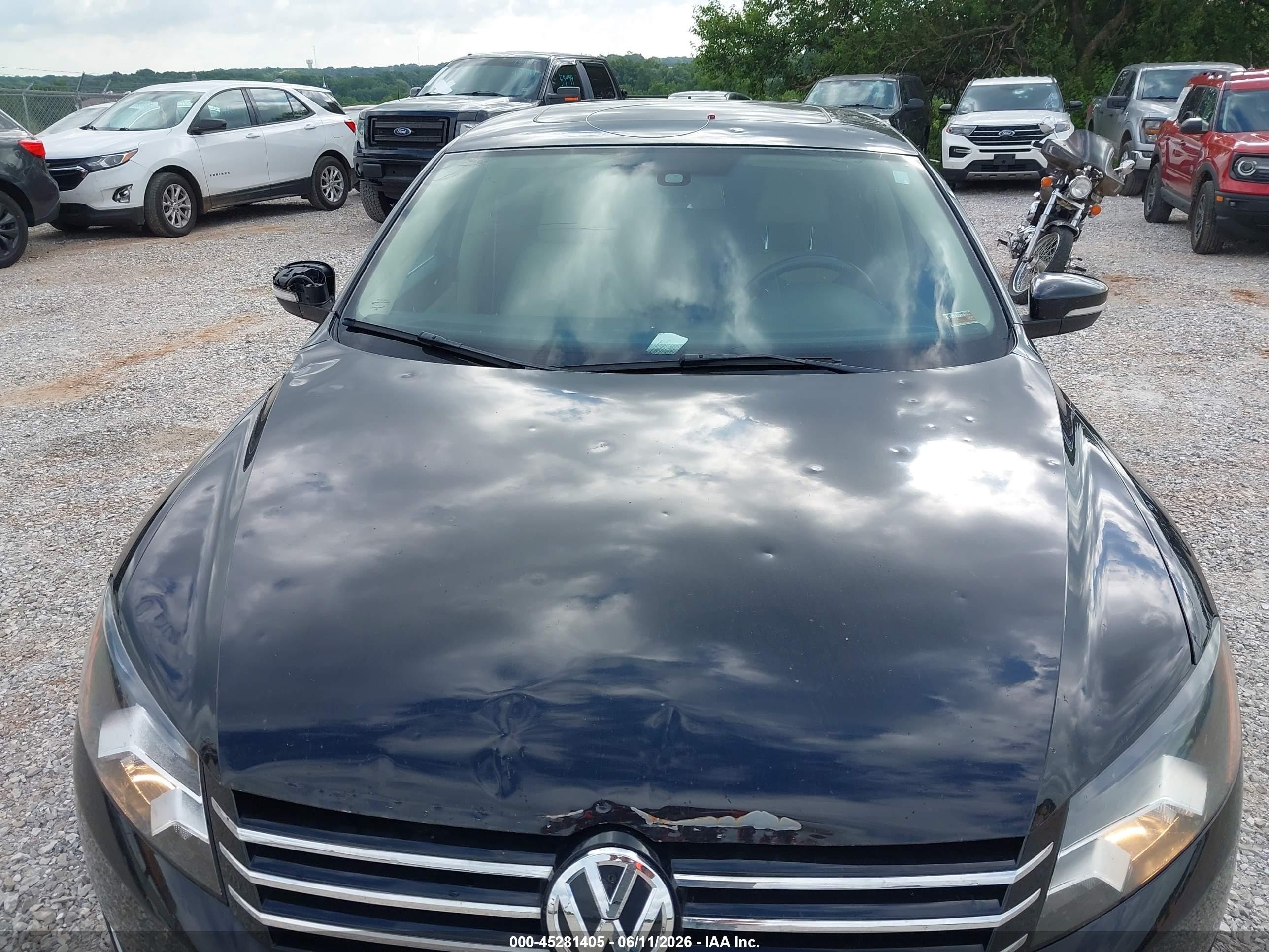 2015 Volkswagen Passat 2.0l Tdi Se Black vin: 1VWBV7A37FC094703