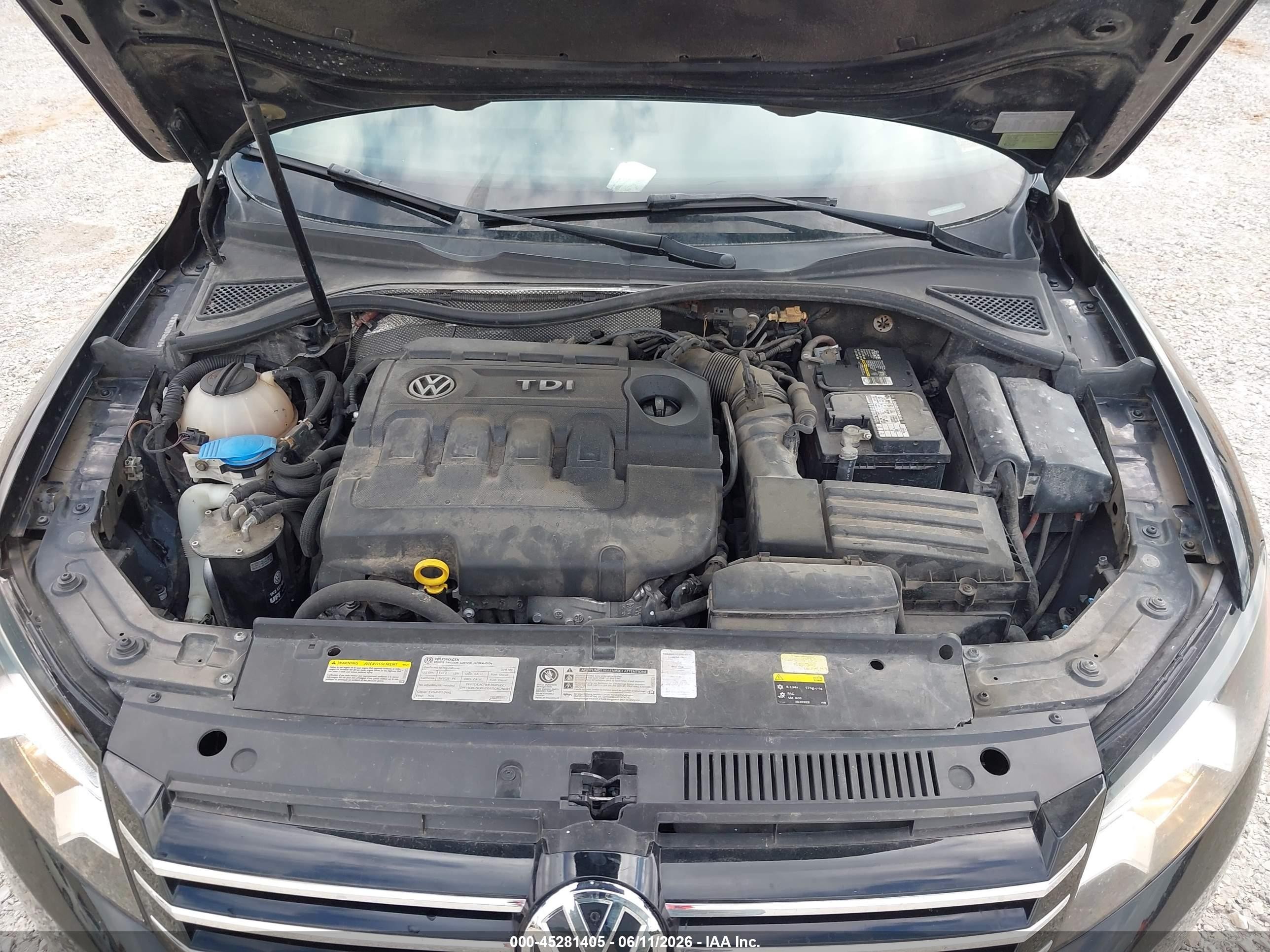 2015 Volkswagen Passat 2.0l Tdi Se Black vin: 1VWBV7A37FC094703