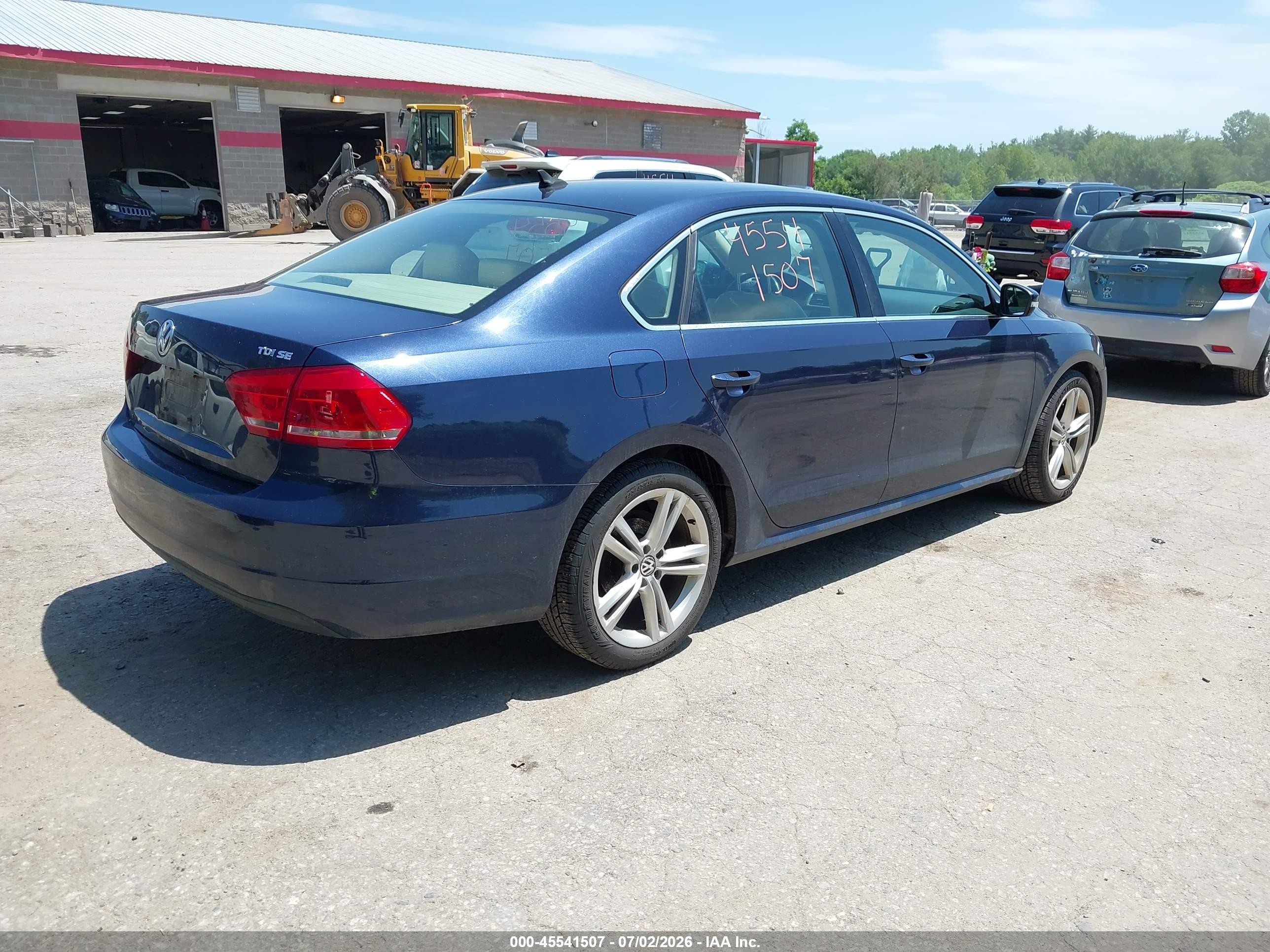 2015 Volkswagen Passat 2.0l Tdi Se Blue vin: 1VWBV7A38FC003857