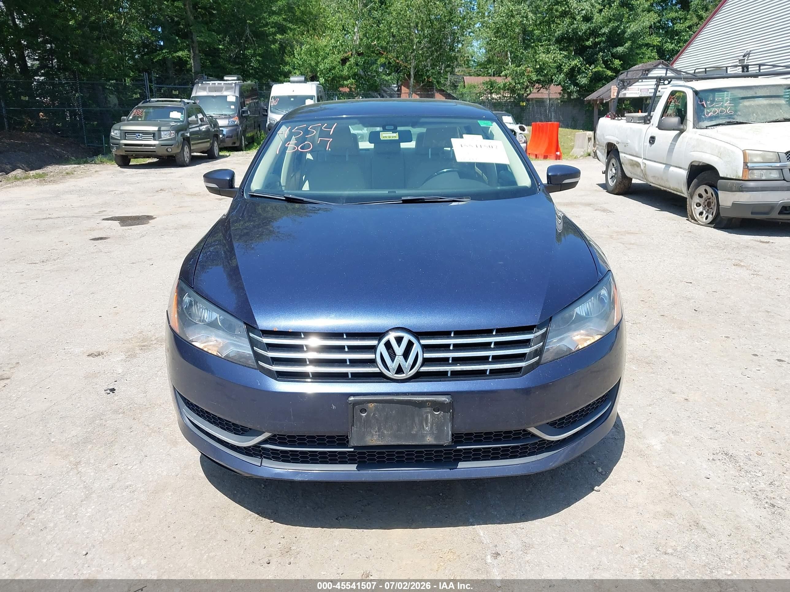 2015 Volkswagen Passat 2.0l Tdi Se Blue vin: 1VWBV7A38FC003857