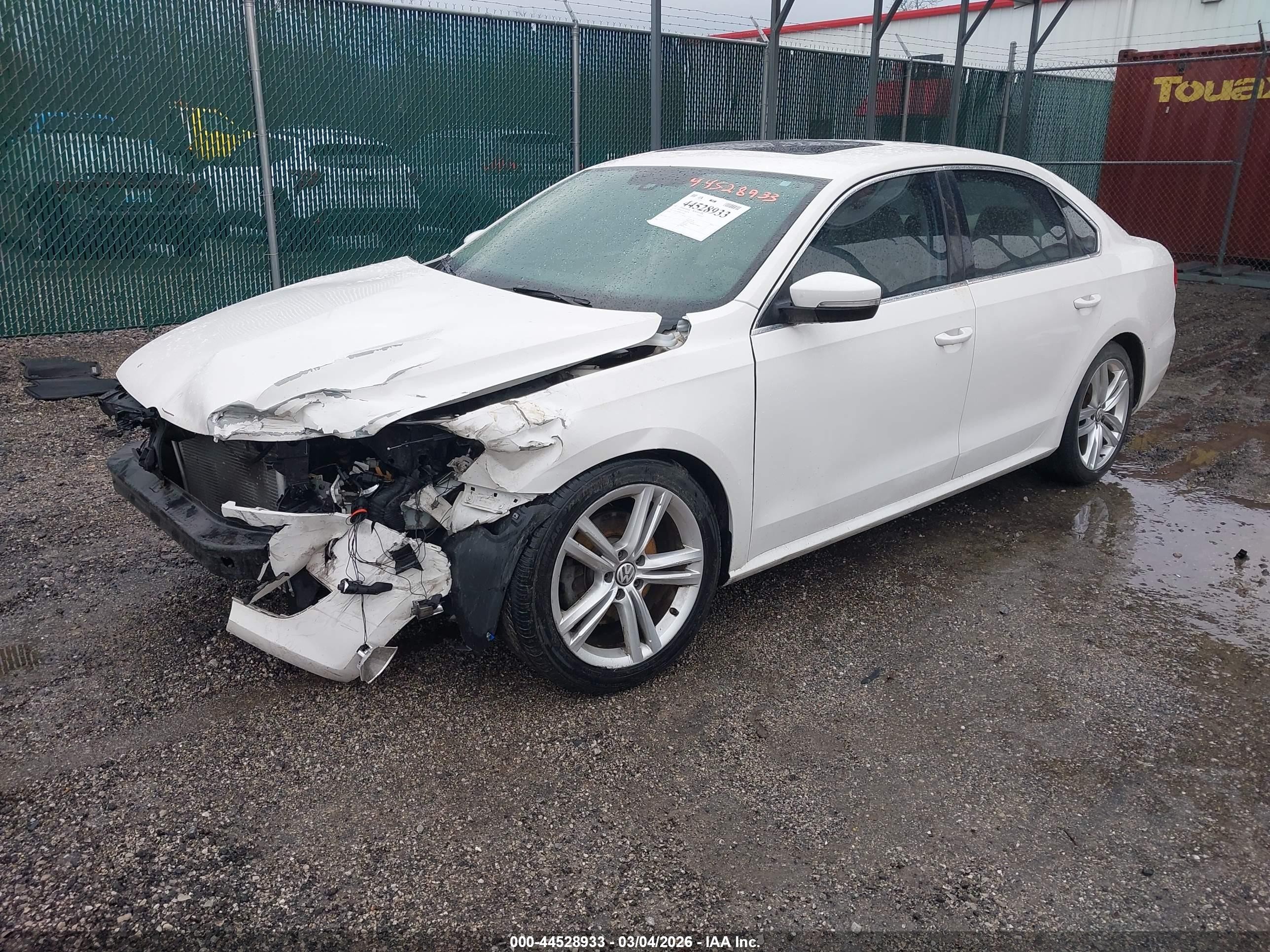 2015 Volkswagen Passat 2.0l Tdi Se White vin: 1VWBV7A39FC052694