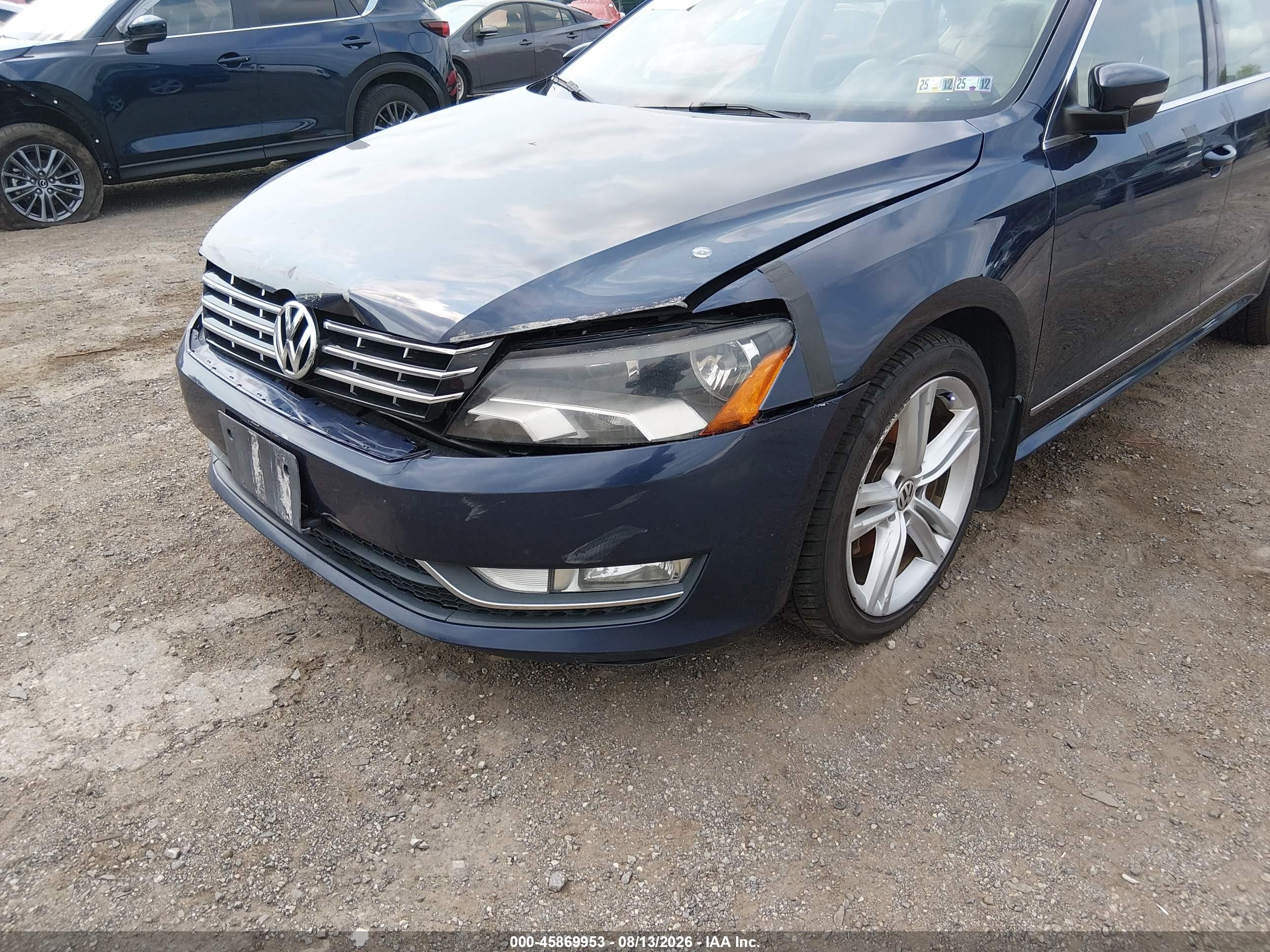 2015 Volkswagen Passat 2.0l Tdi Se Dark Blue vin: 1VWBV7A39FC079040