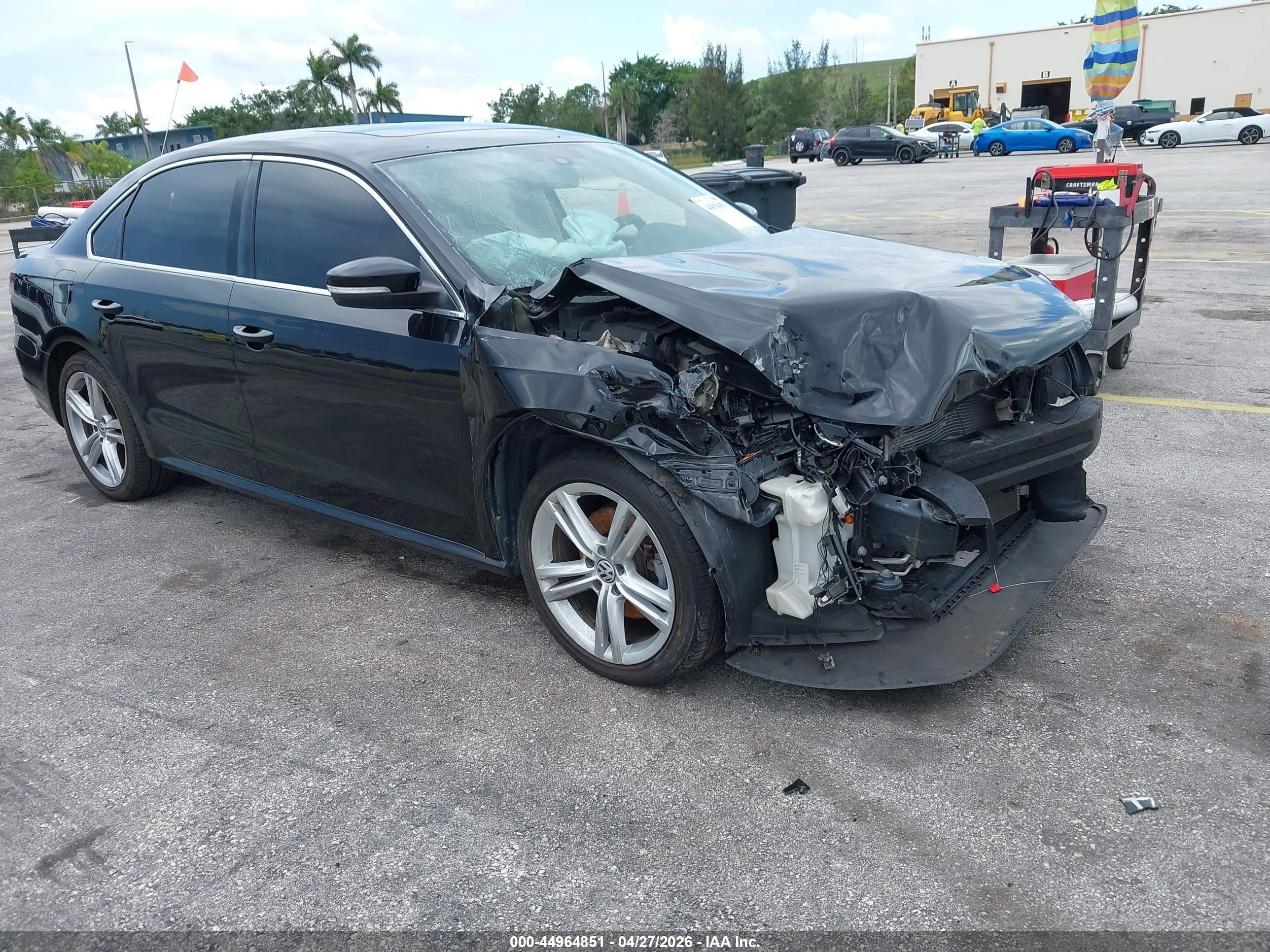 2015 Volkswagen Passat 2.0l Tdi Se Black vin: 1VWBV7A39FC084271