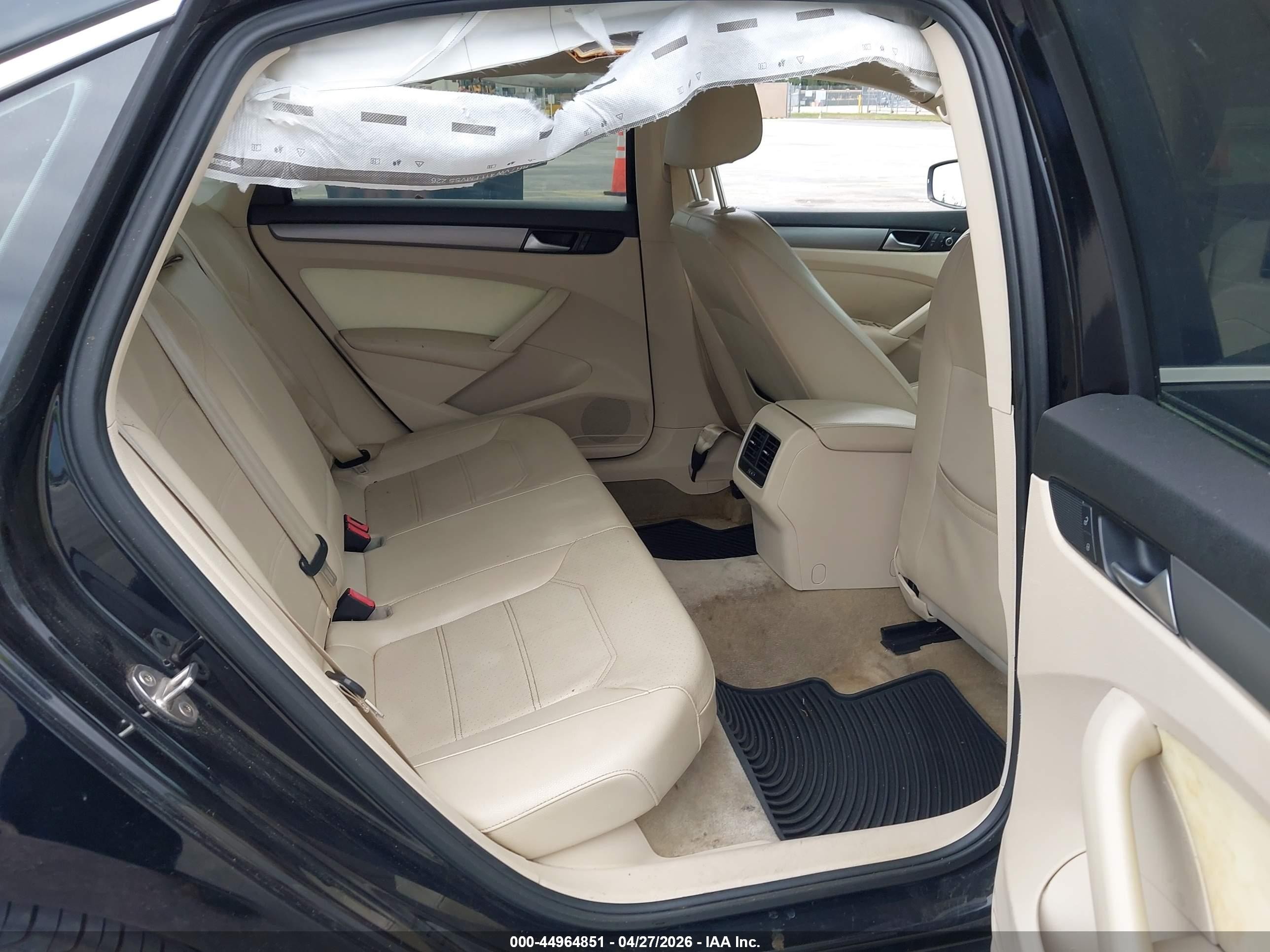 2015 Volkswagen Passat 2.0l Tdi Se Black vin: 1VWBV7A39FC084271