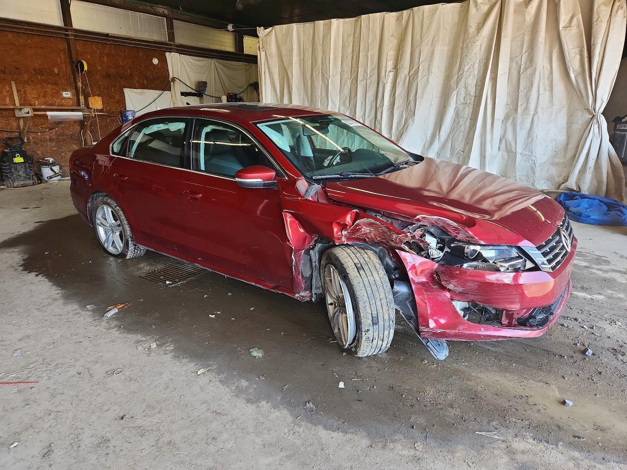 2015 Volkswagen Passat Se Burgundy vin: 1VWBV7A3XFC018960