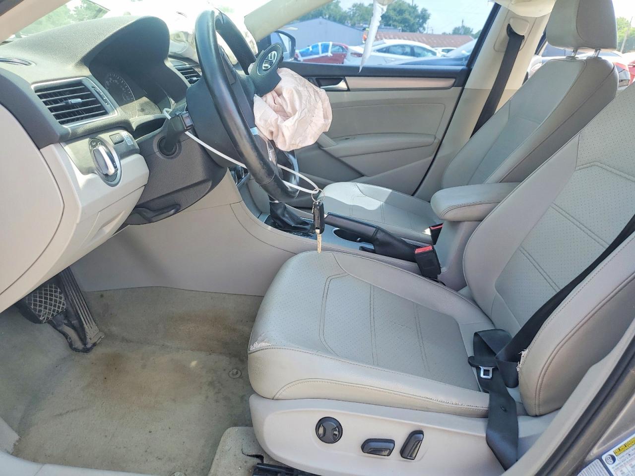 2015 Volkswagen Passat Se Gray vin: 1VWBV7A3XFC025648