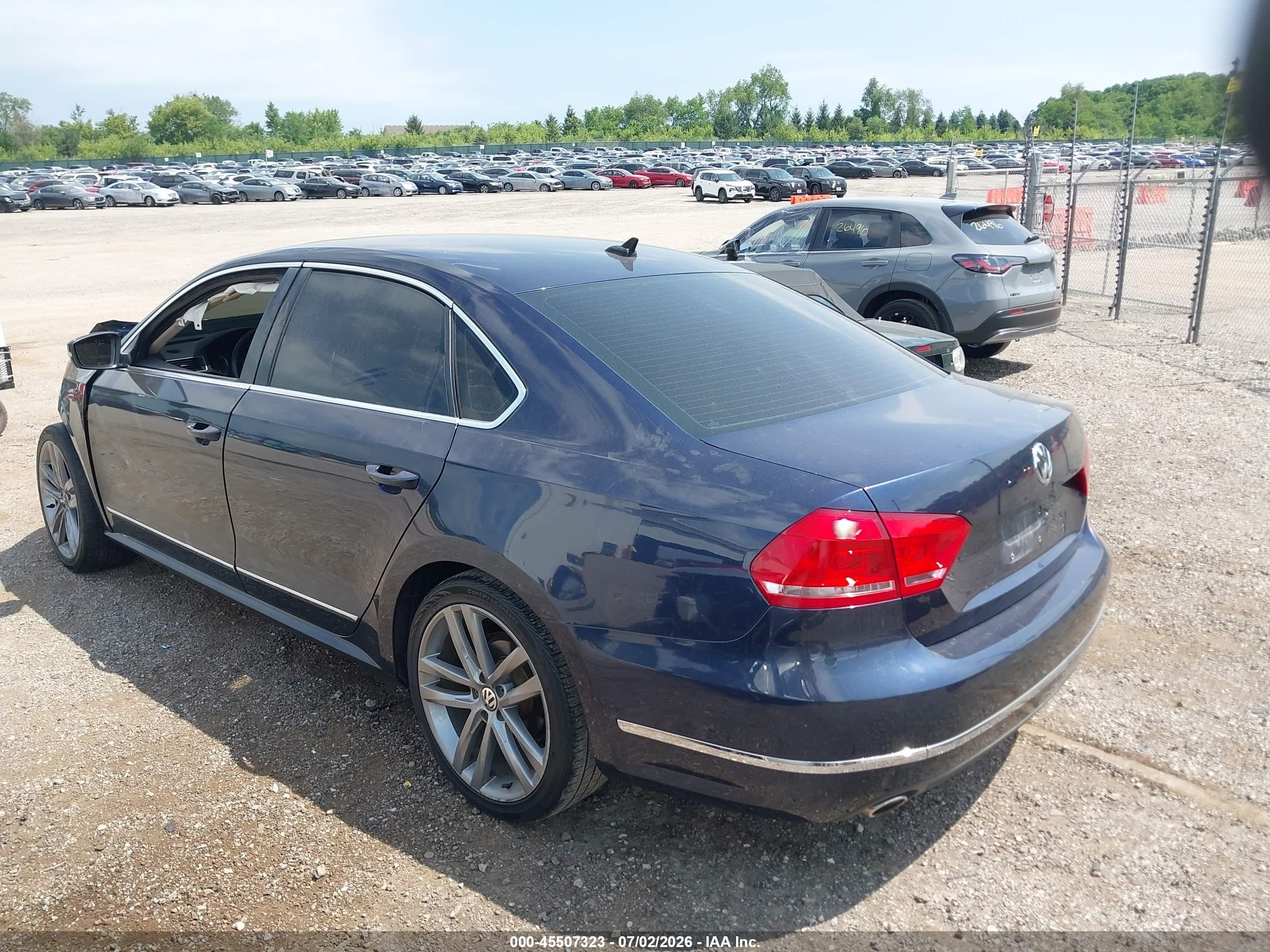 2015 Volkswagen Passat 2.0l Tdi Se Dark Blue vin: 1VWBV7A3XFC047200