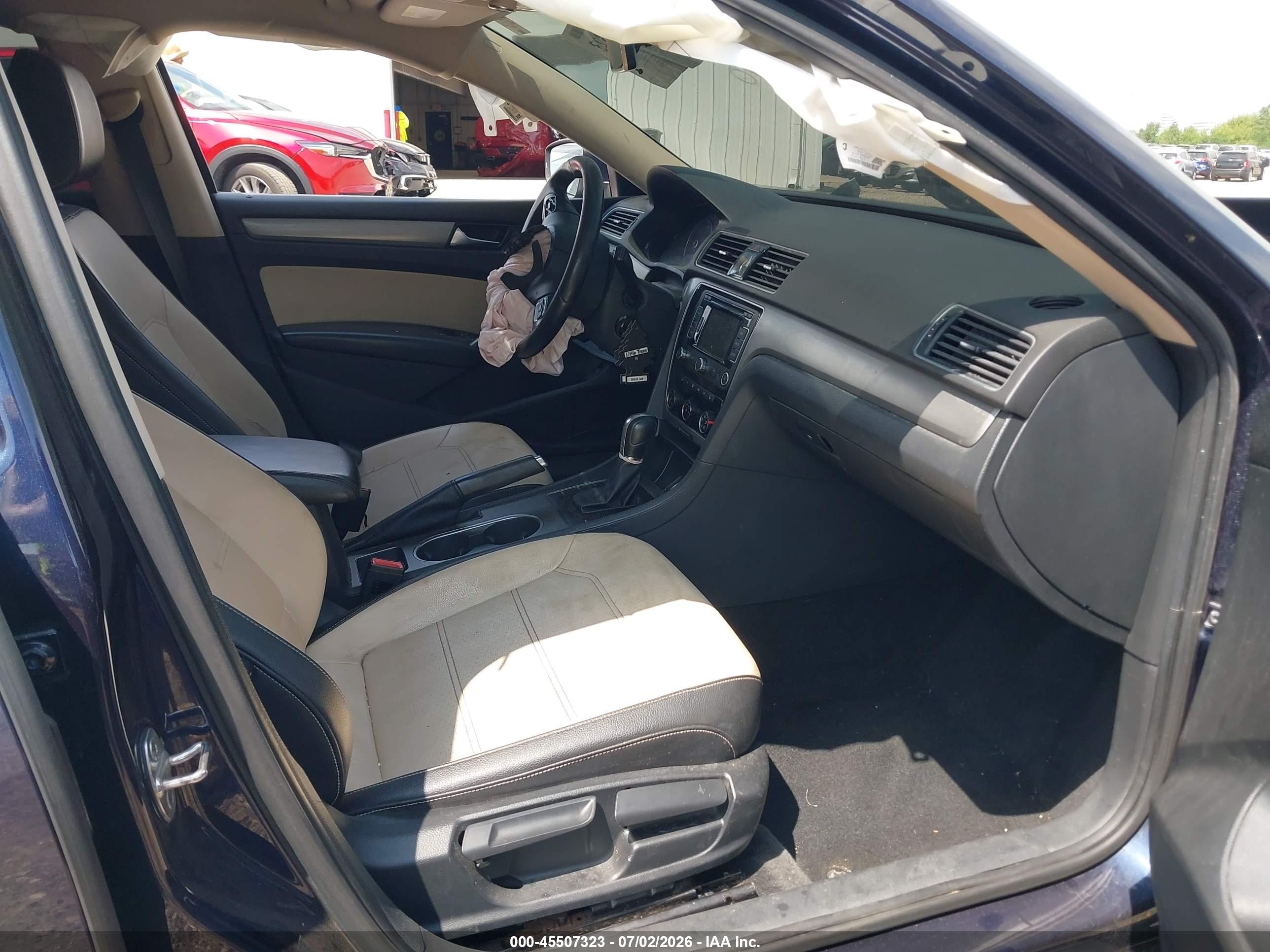 2015 Volkswagen Passat 2.0l Tdi Se Dark Blue vin: 1VWBV7A3XFC047200