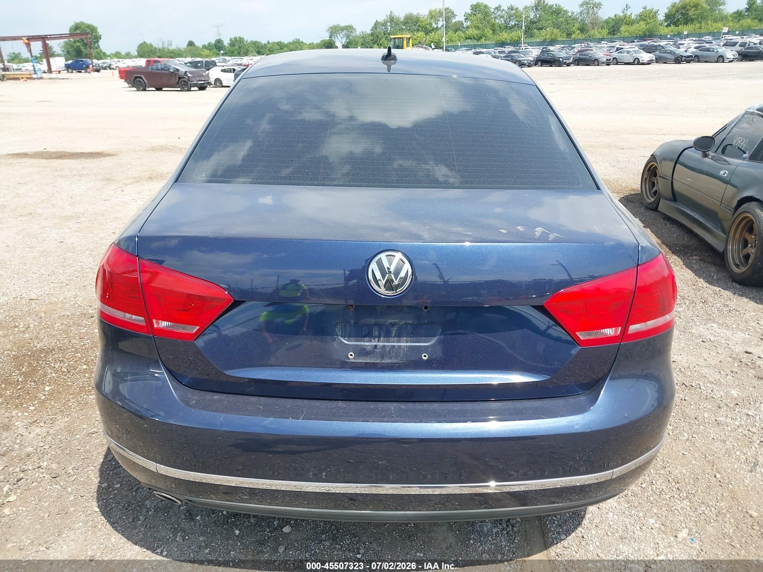 2015 Volkswagen Passat 2.0l Tdi Se Dark Blue vin: 1VWBV7A3XFC047200