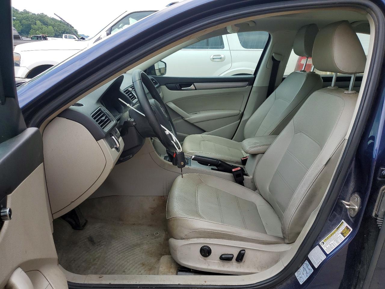 2015 Volkswagen Passat Se Blue vin: 1VWBV7A3XFC051327