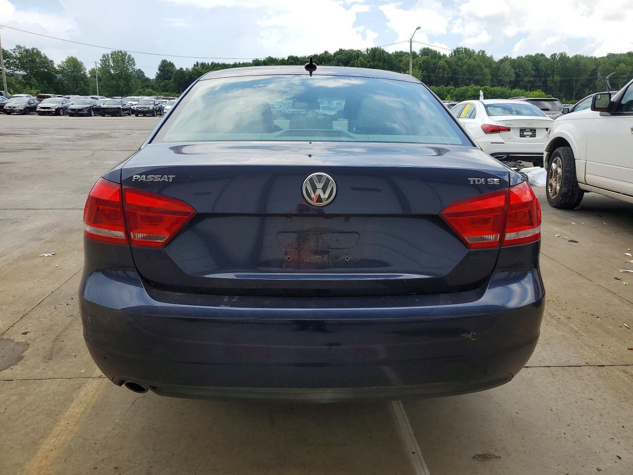 2015 Volkswagen Passat Se Blue vin: 1VWBV7A3XFC051327