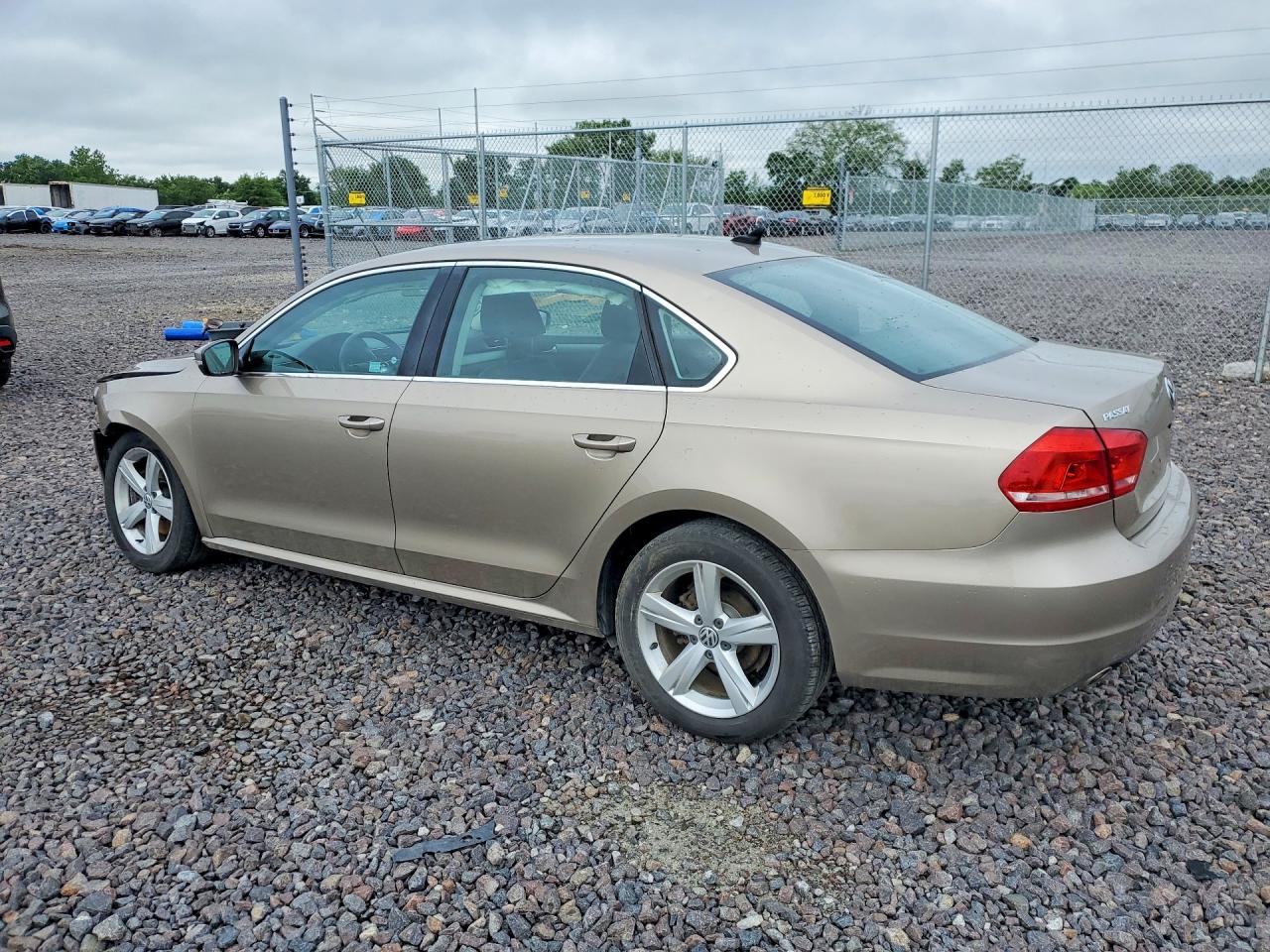 2015 Volkswagen Passat Se Tan vin: 1VWBV7A3XFC053661