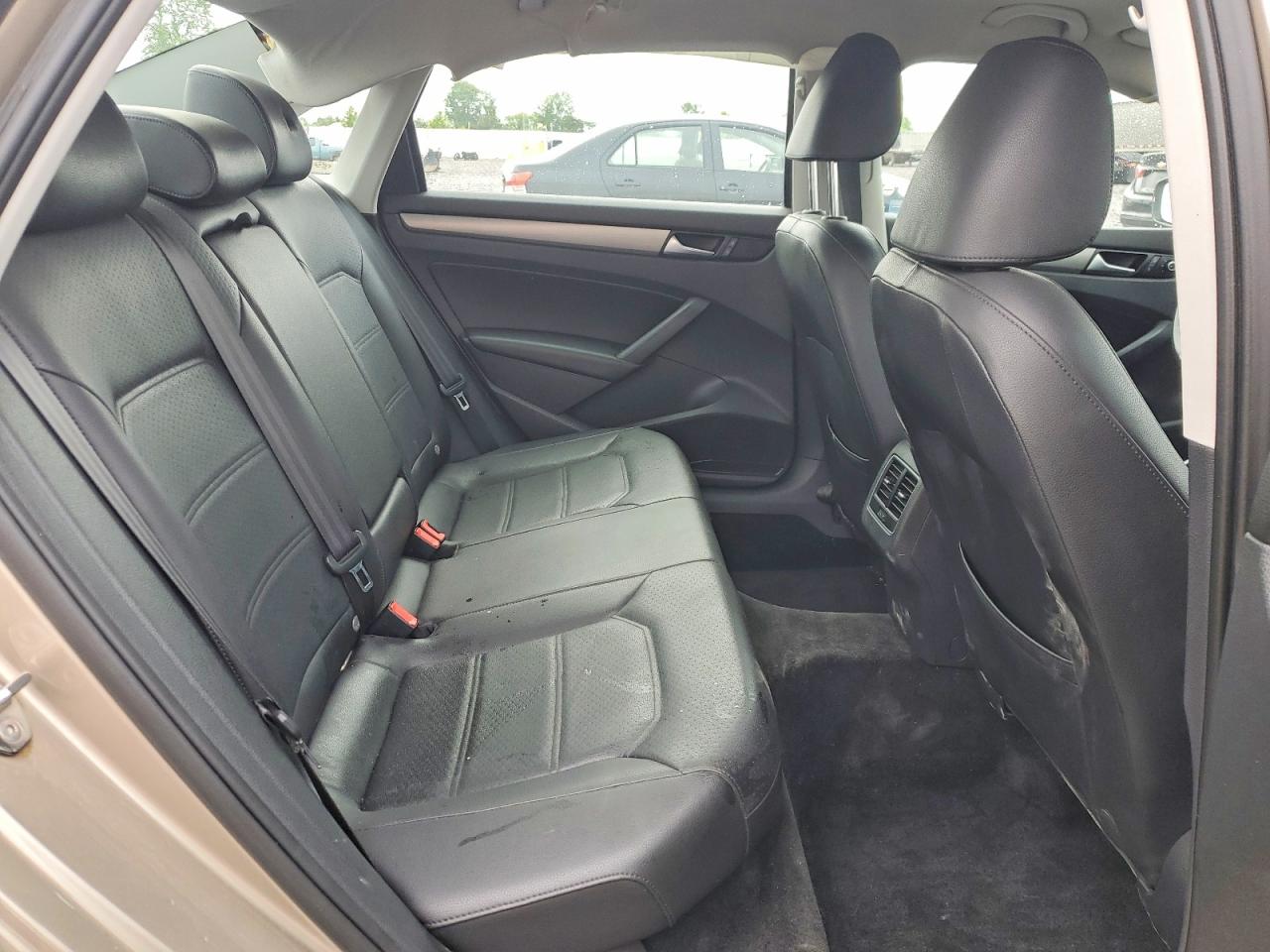 2015 Volkswagen Passat Se Tan vin: 1VWBV7A3XFC053661