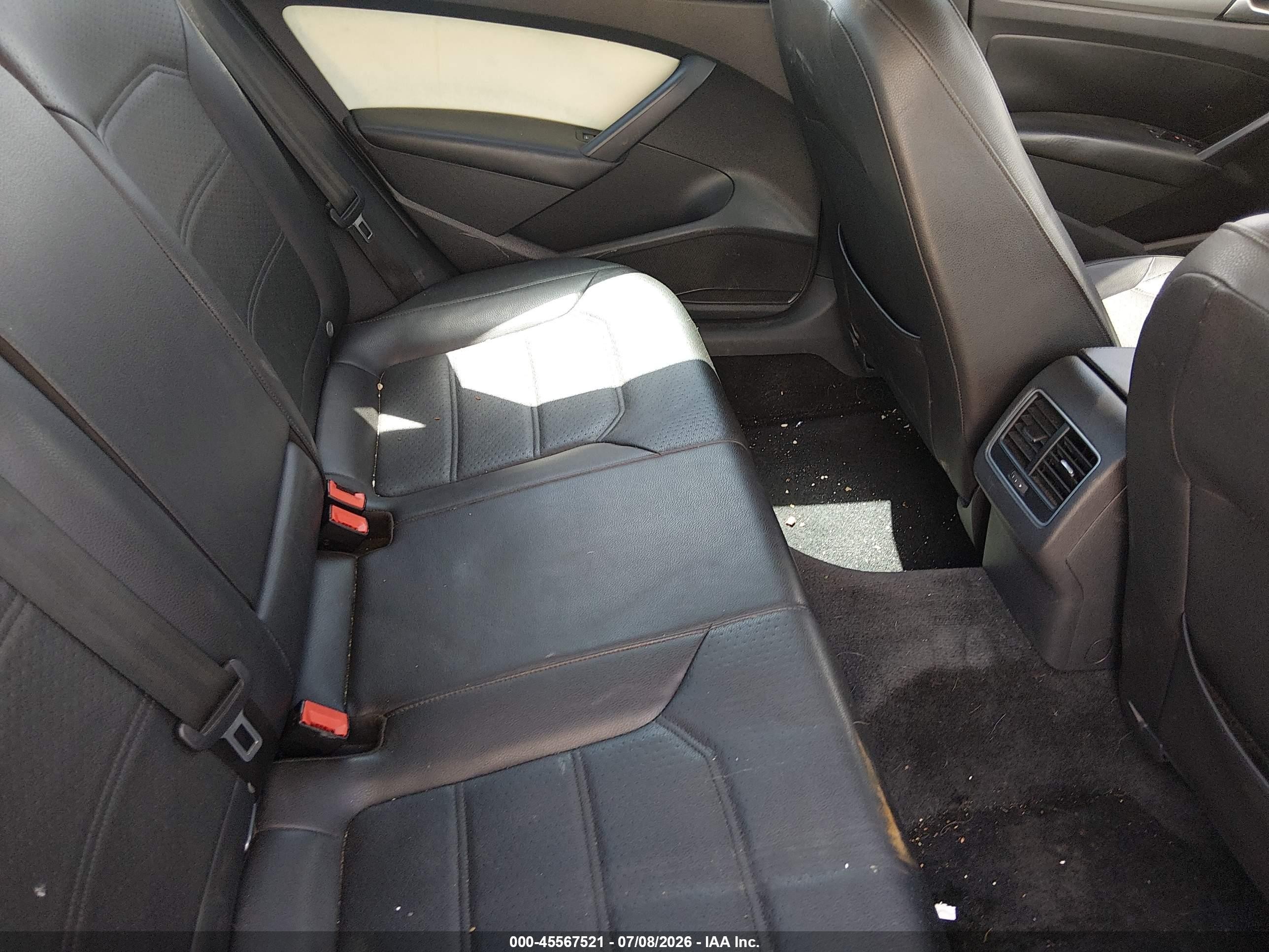 2015 Volkswagen Passat 2.0l Tdi Se Gray vin: 1VWBV7A3XFC076423