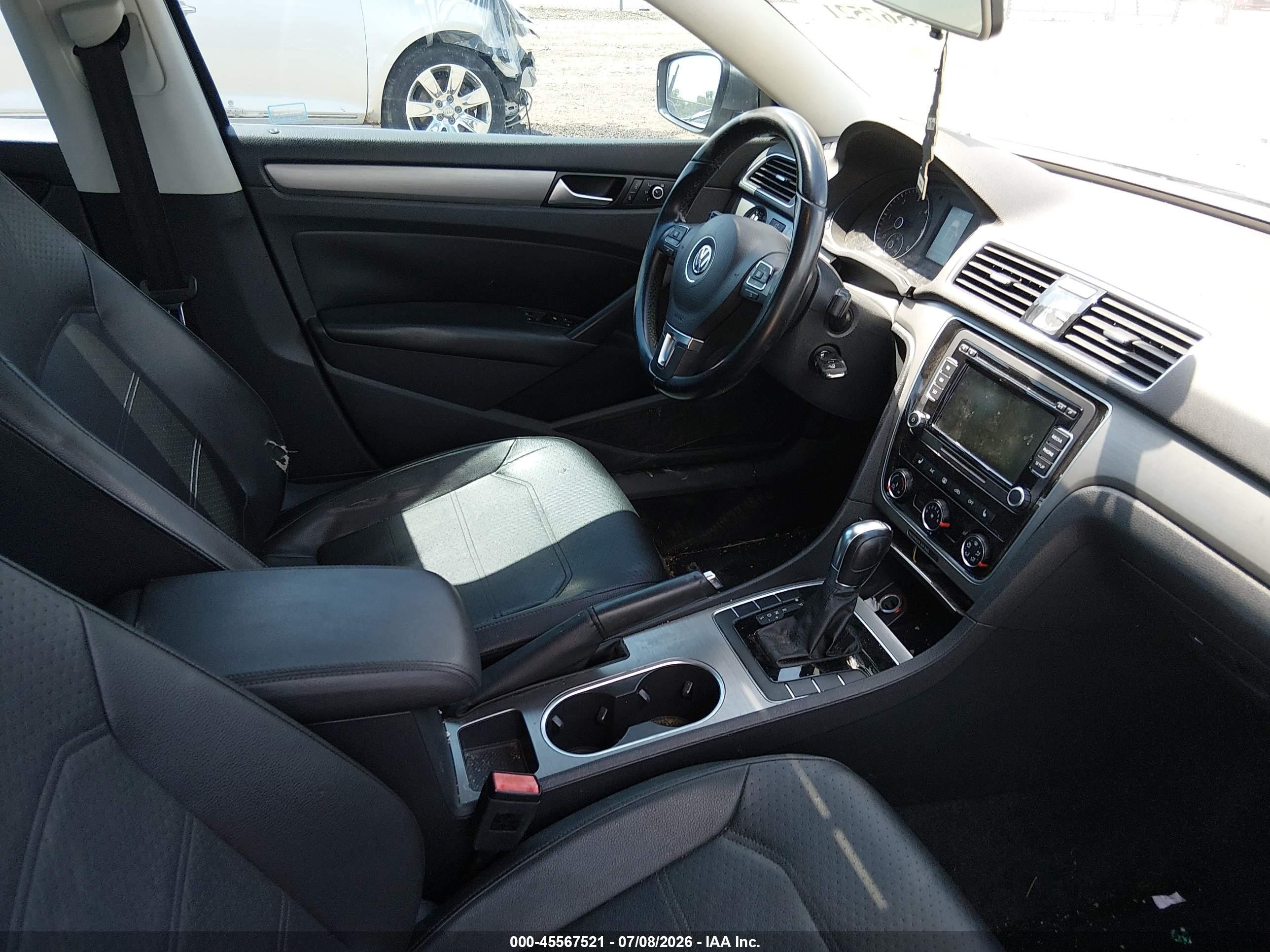 2015 Volkswagen Passat 2.0l Tdi Se Gray vin: 1VWBV7A3XFC076423