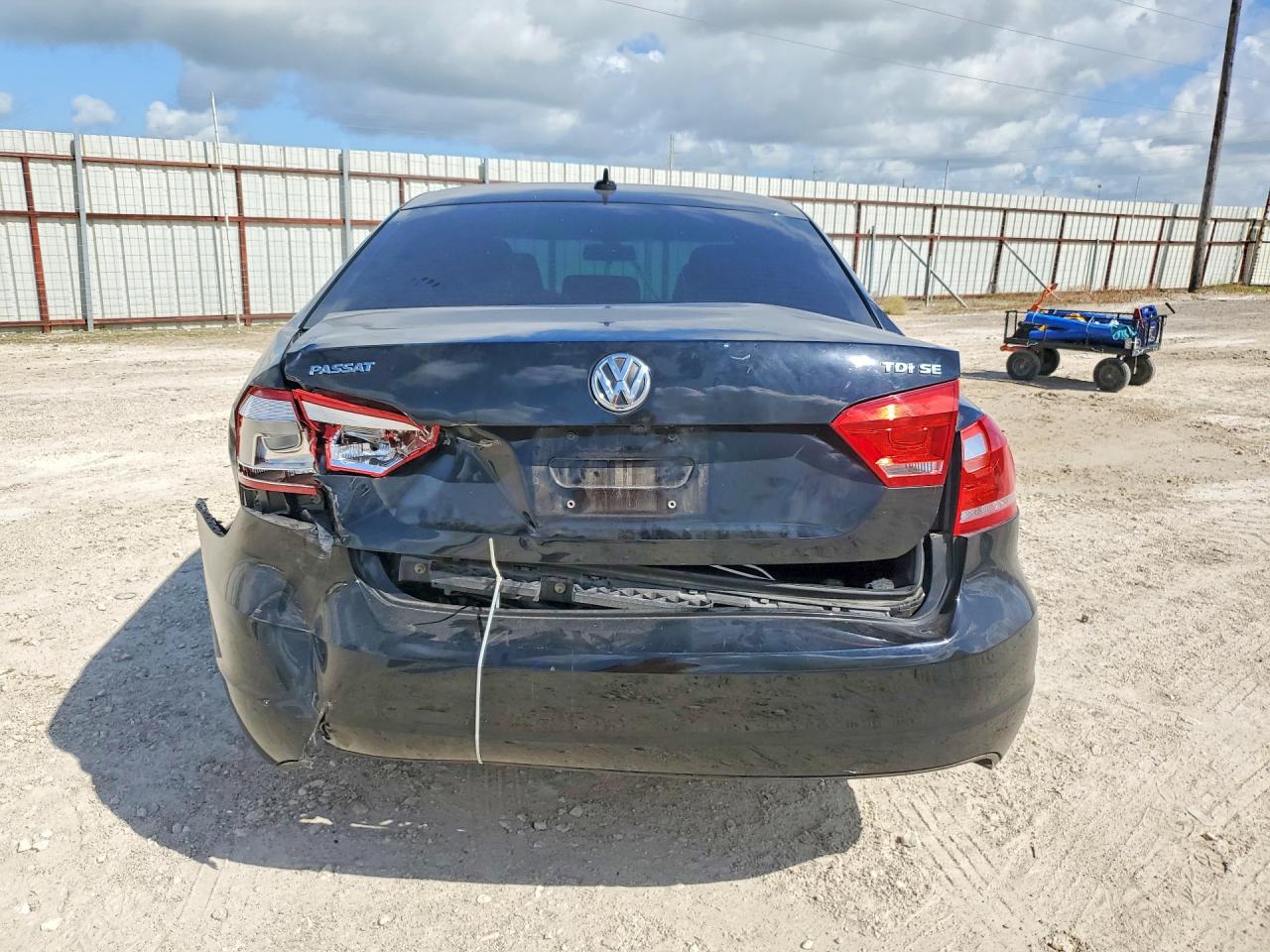 2015 Volkswagen Passat Se Black vin: 1VWBV7A3XFC093920
