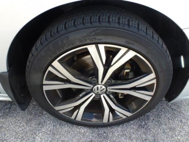 2020 Volkswagen Passat 2.0t Sel Silver vin: 1VWCA7A34LC008338