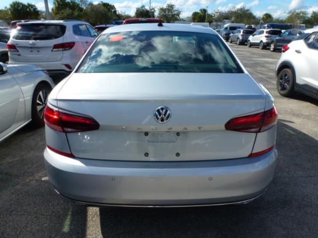 2020 Volkswagen Passat 2.0t Sel Silver vin: 1VWCA7A34LC008338