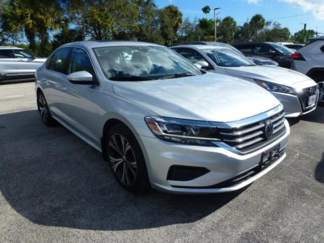 2020 Volkswagen Passat 2.0t Sel Silver vin: 1VWCA7A34LC008338