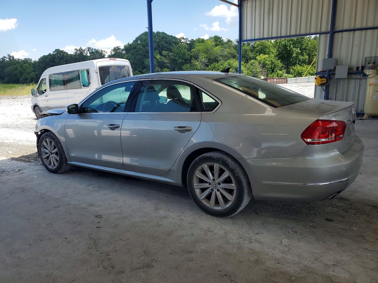 2012 Volkswagen Passat Sel Silver vin: 1VWCH7A30CC109565