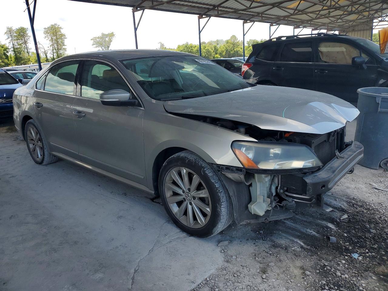 2012 Volkswagen Passat Sel Silver vin: 1VWCH7A30CC109565