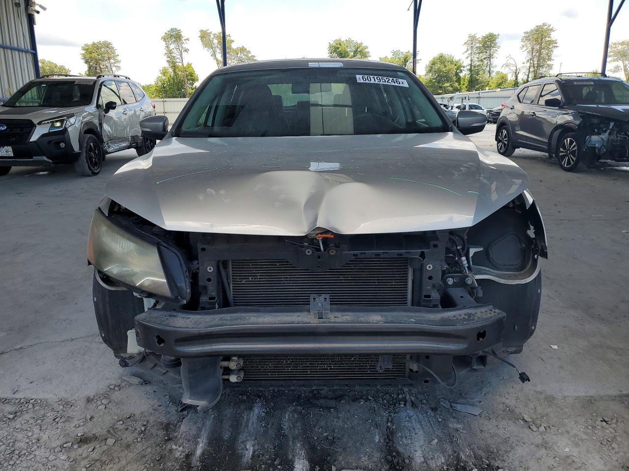 2012 Volkswagen Passat Sel Silver vin: 1VWCH7A30CC109565