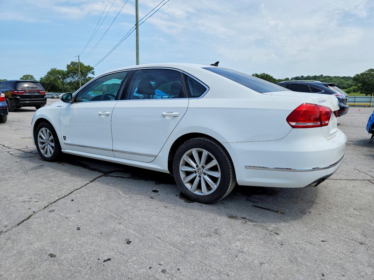 2012 Volkswagen Passat Sel White vin: 1VWCH7A31CC100339