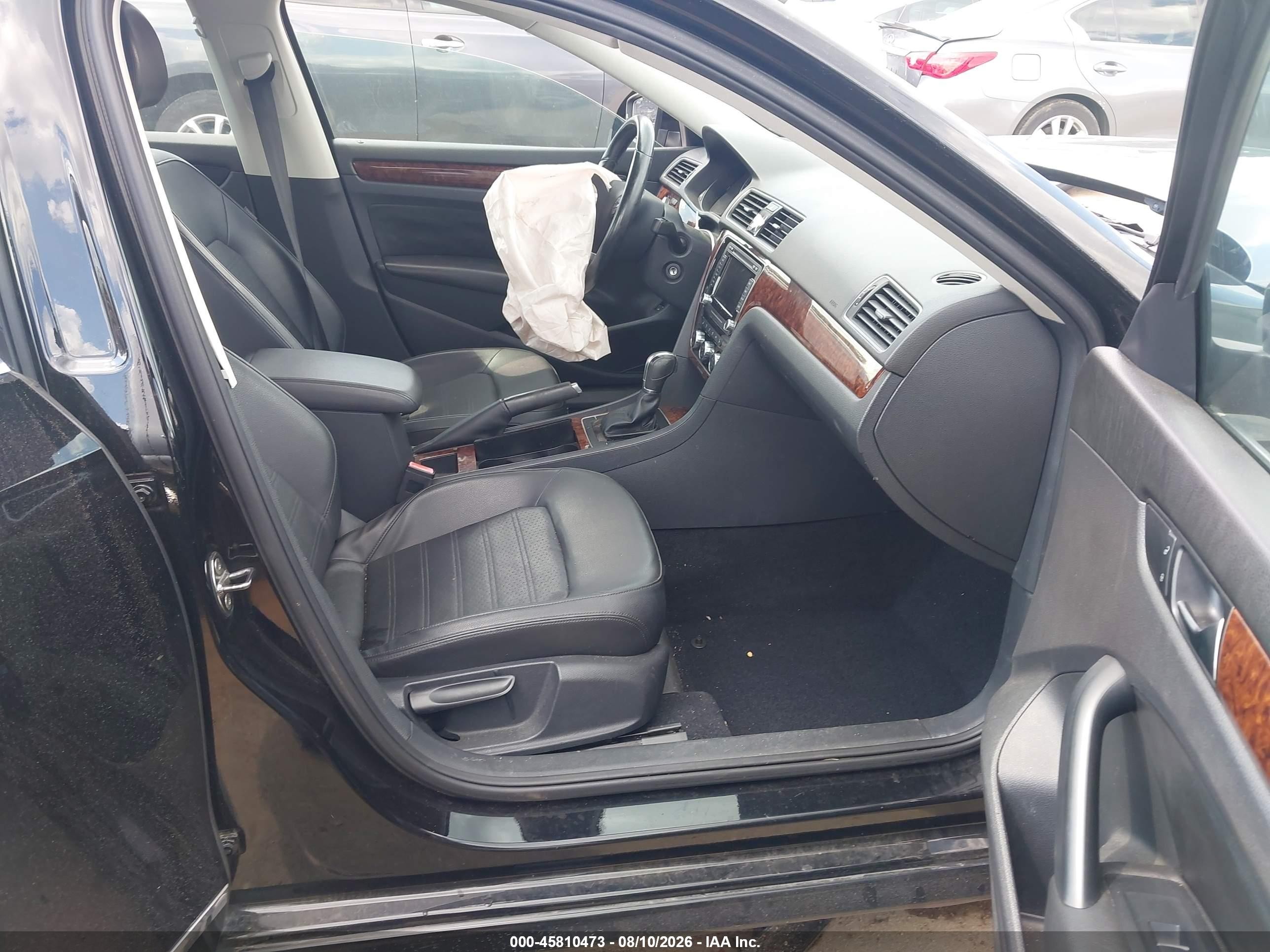 2012 Volkswagen Passat 2.5l Sel Black vin: 1VWCH7A32CC075175