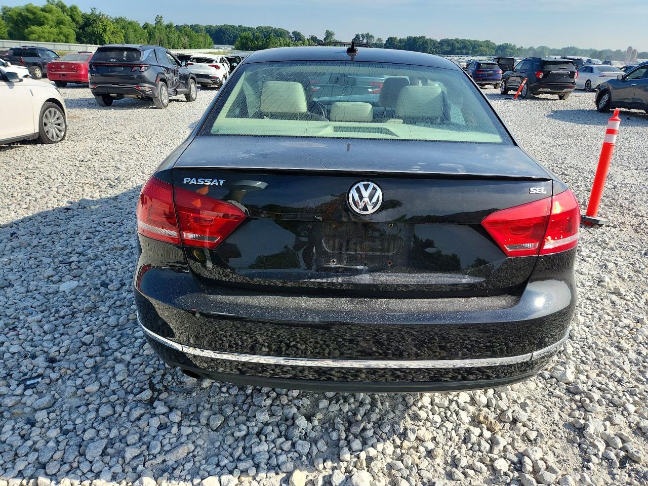 2013 Volkswagen Passat 2.0t Value Черный vin: 1VWCH7A32DC134971