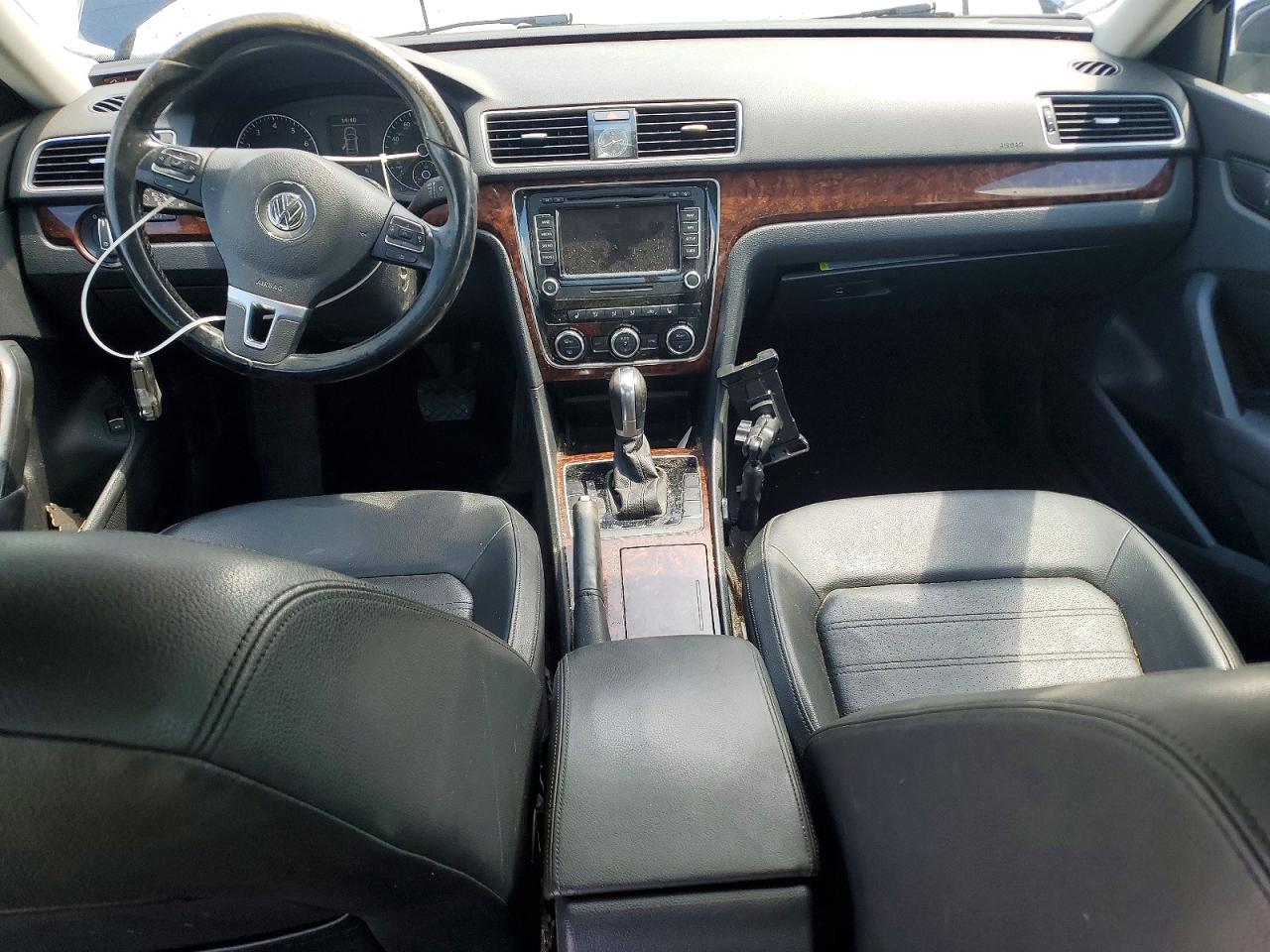 2012 Volkswagen Passat Sel Blue vin: 1VWCH7A34CC033378