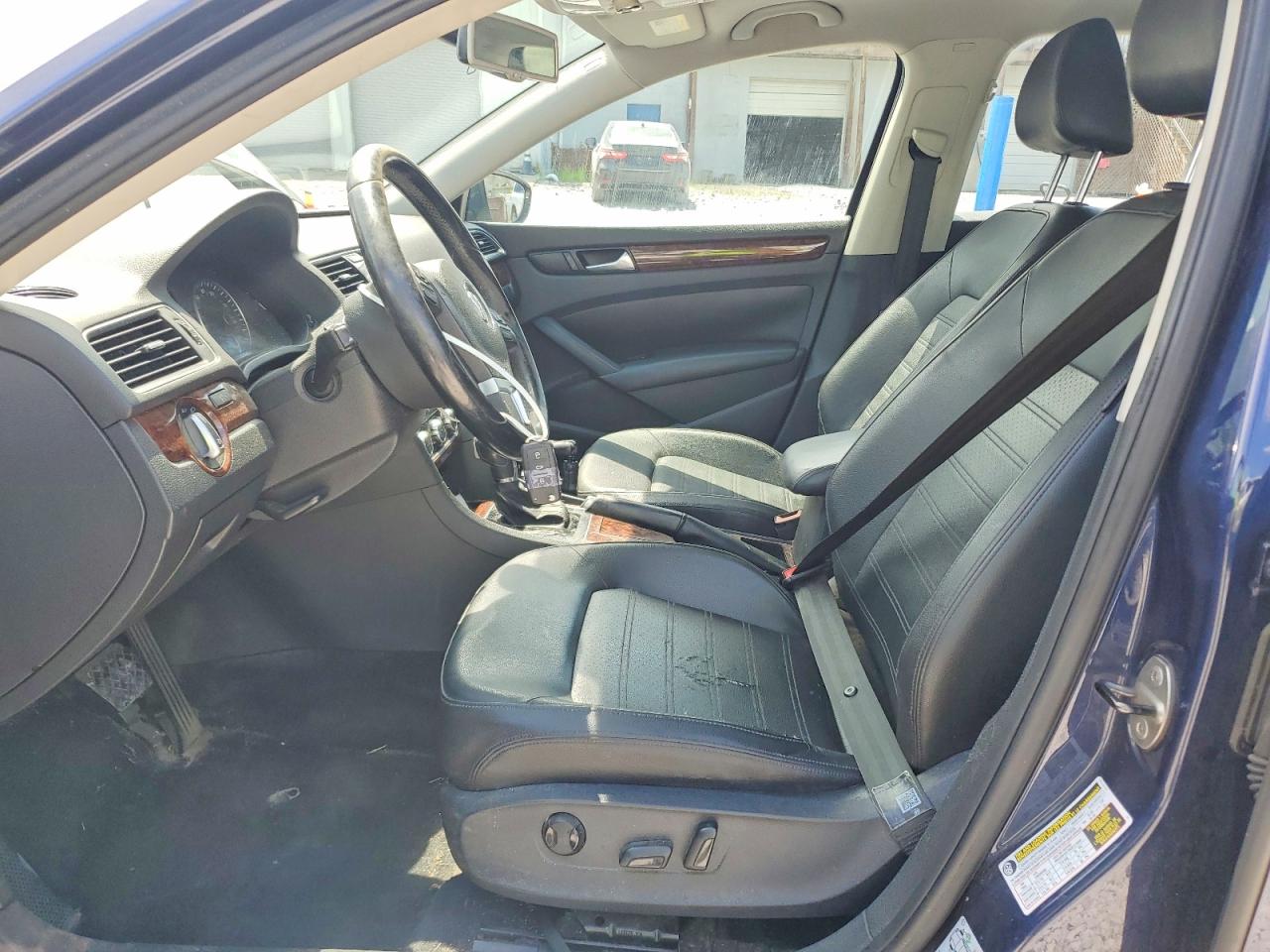 2012 Volkswagen Passat Sel Blue vin: 1VWCH7A34CC033378