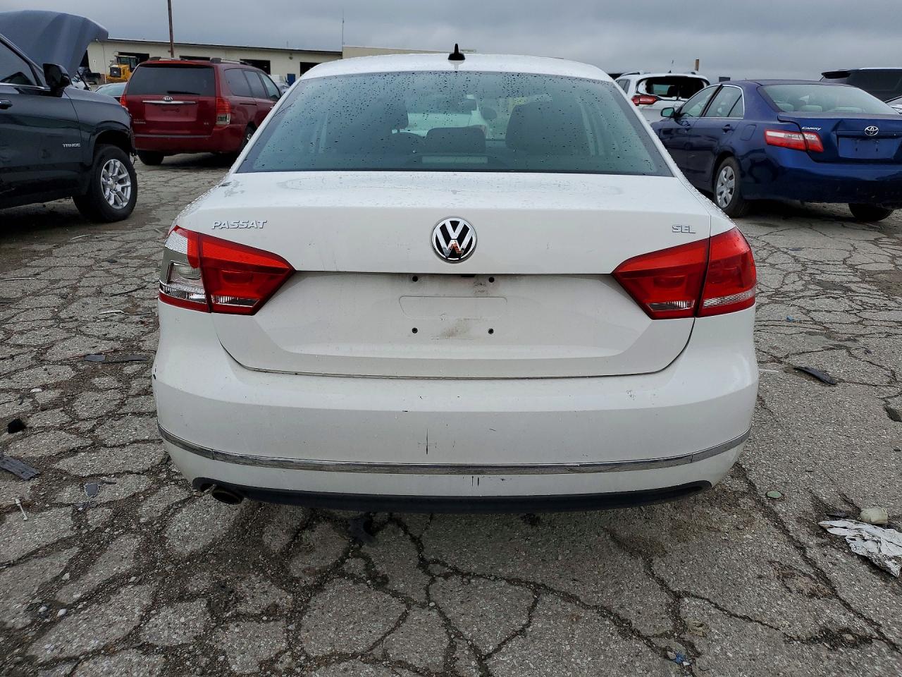 2013 Volkswagen Passat Sel White vin: 1VWCH7A34DC076345