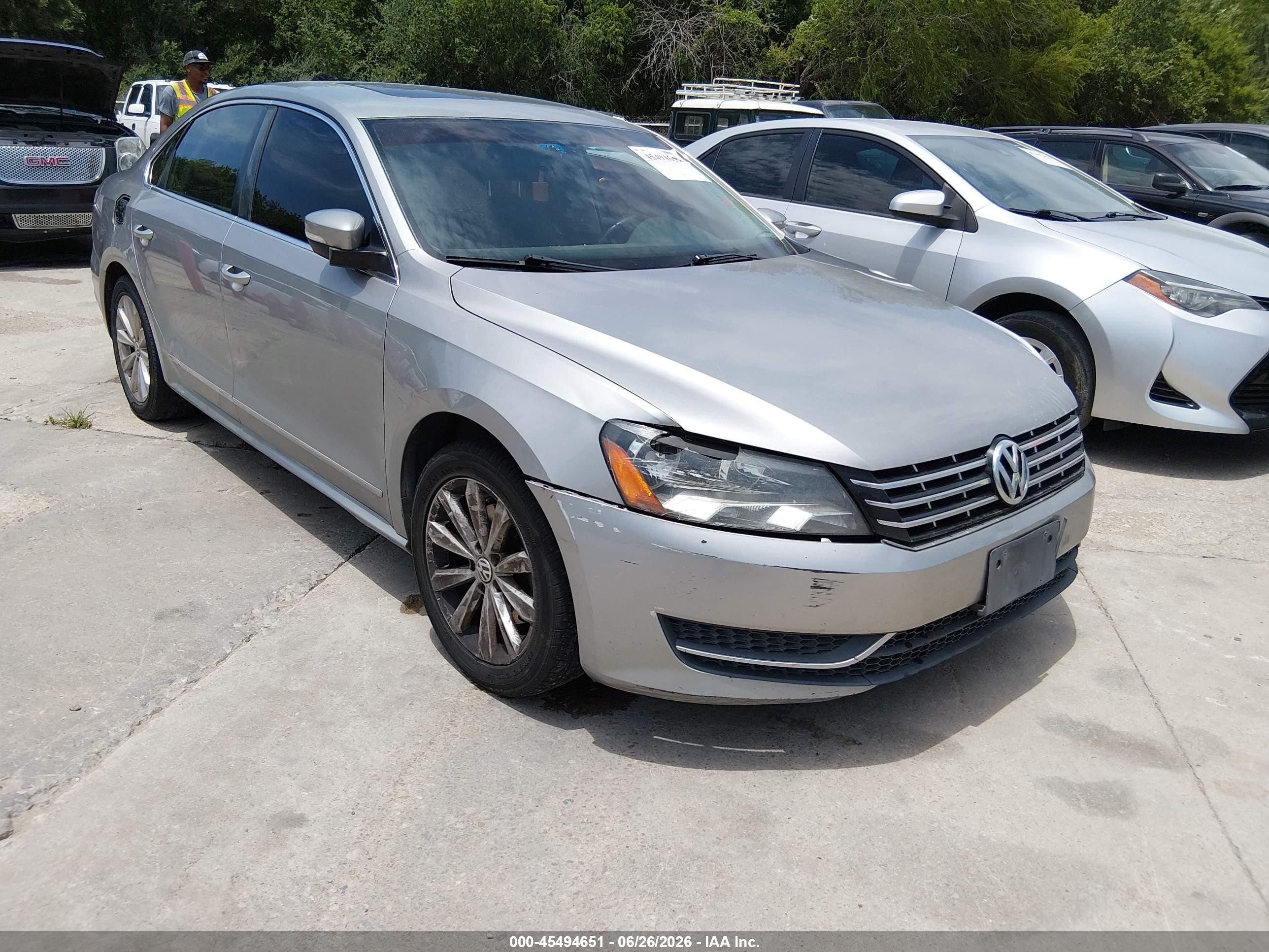 2013 Volkswagen Passat 2.5l Sel Silver vin: 1VWCH7A35DC104119