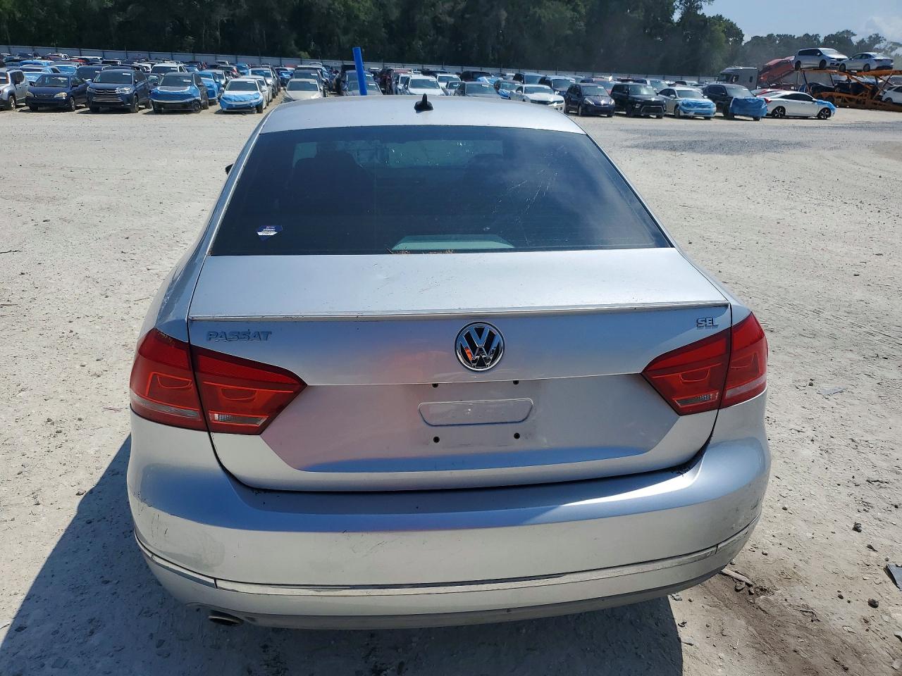 2012 Volkswagen Passat Sel Silver vin: 1VWCH7A37CC072420