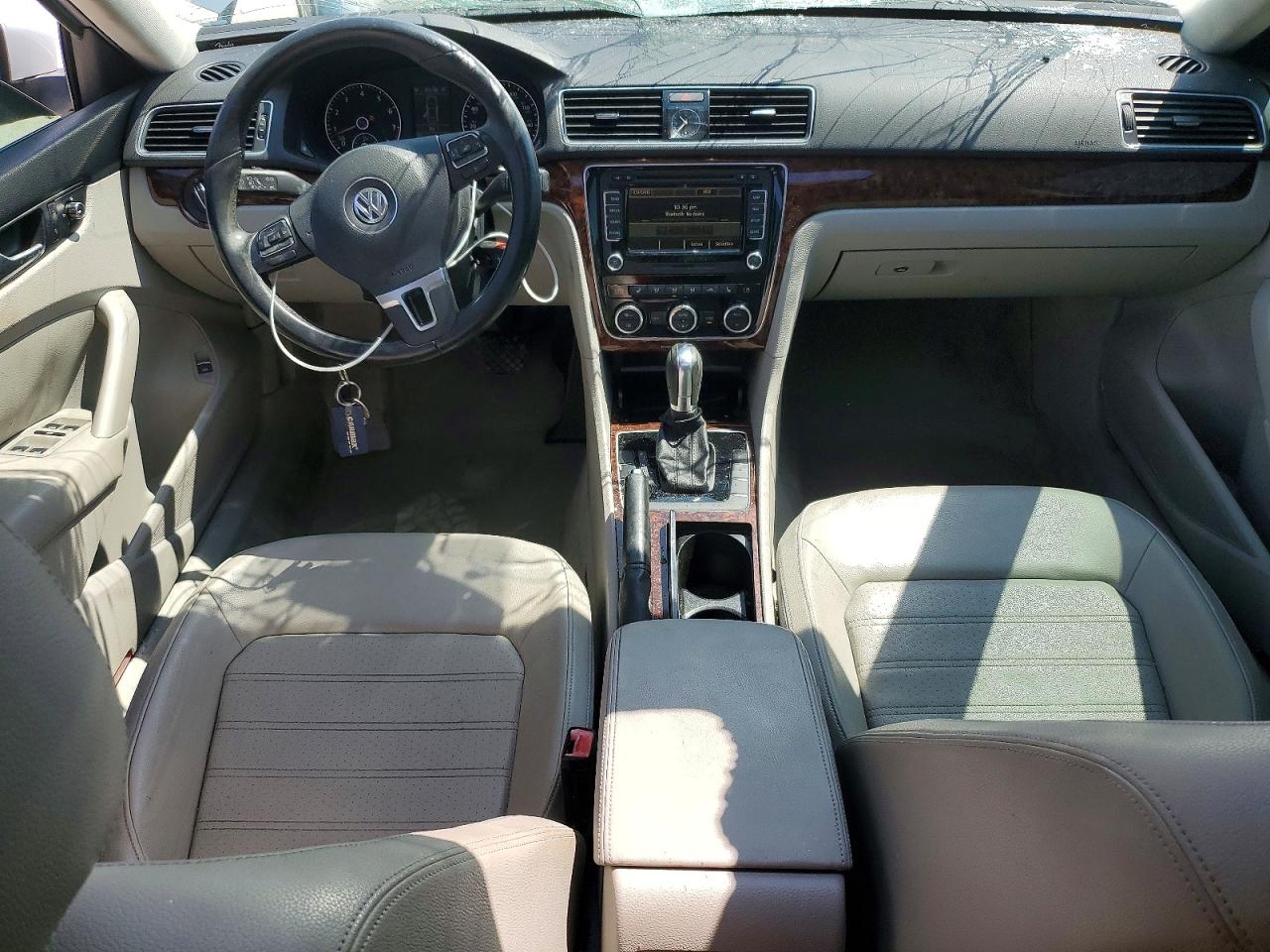 2012 Volkswagen Passat Sel Silver vin: 1VWCH7A37CC072420
