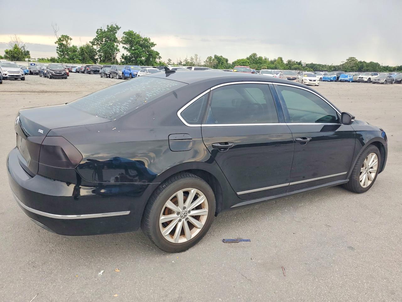 2013 Volkswagen Passat Sel Black vin: 1VWCH7A37DC023803
