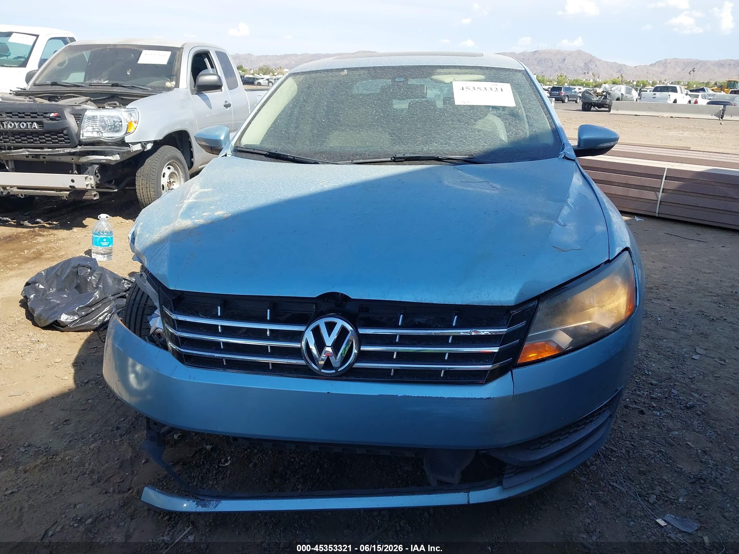 2012 Volkswagen Passat 2.5l Sel Blue vin: 1VWCH7A38CC033030