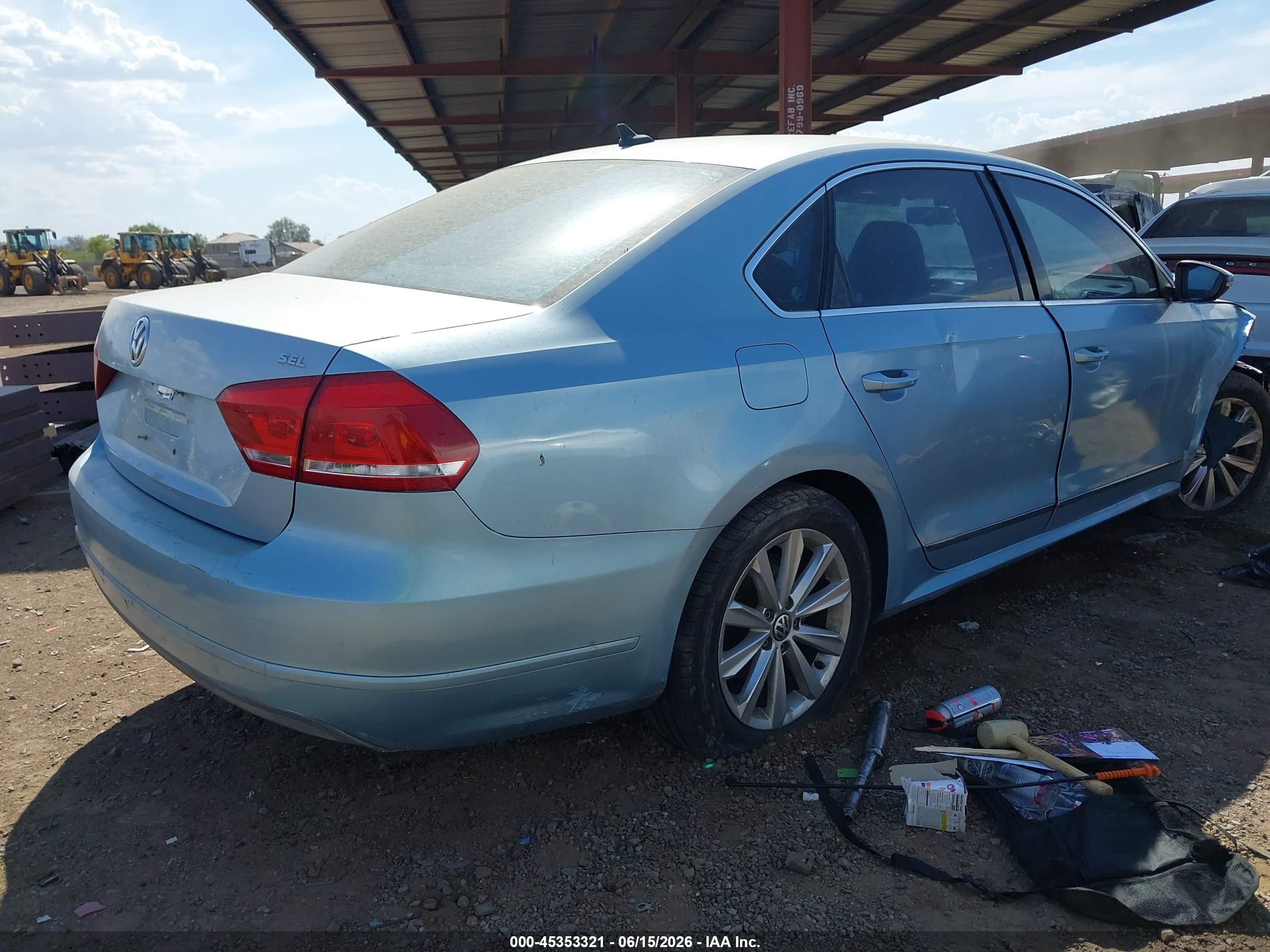 2012 Volkswagen Passat 2.5l Sel Blue vin: 1VWCH7A38CC033030