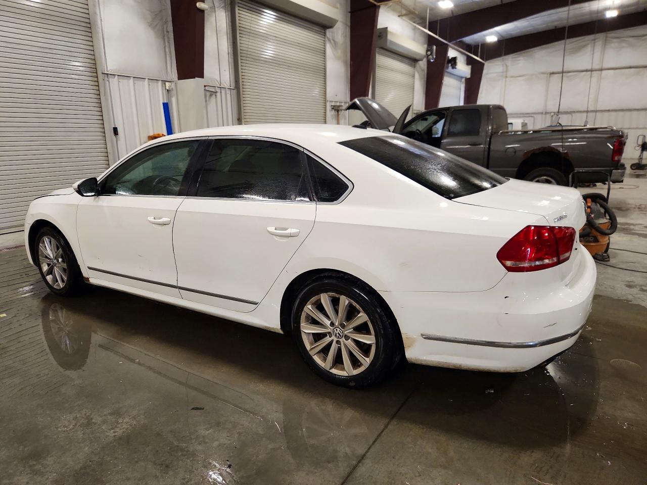 2012 Volkswagen Passat Sel Белый vin: 1VWCH7A38CC040110