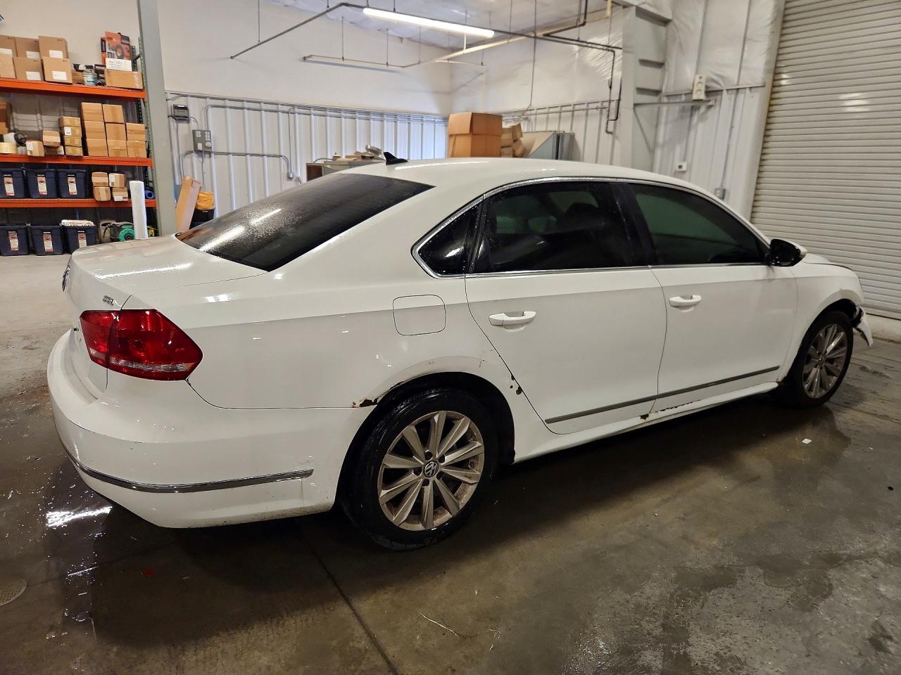 2012 Volkswagen Passat Sel Белый vin: 1VWCH7A38CC040110