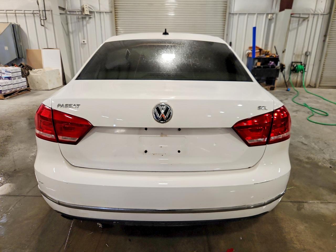 2012 Volkswagen Passat Sel Белый vin: 1VWCH7A38CC040110