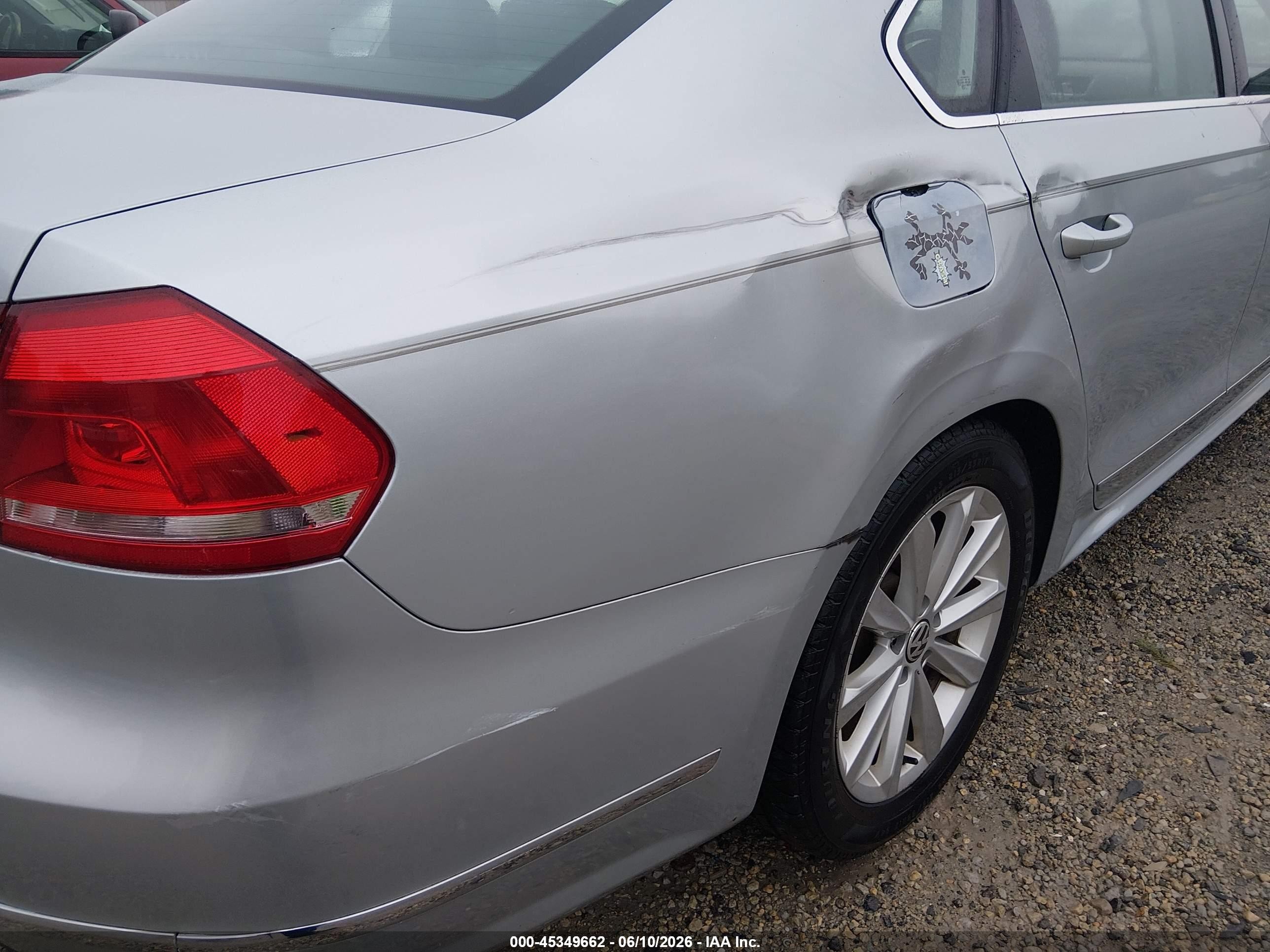 2012 Volkswagen Passat 2.5l Sel Silver vin: 1VWCH7A38CC053231