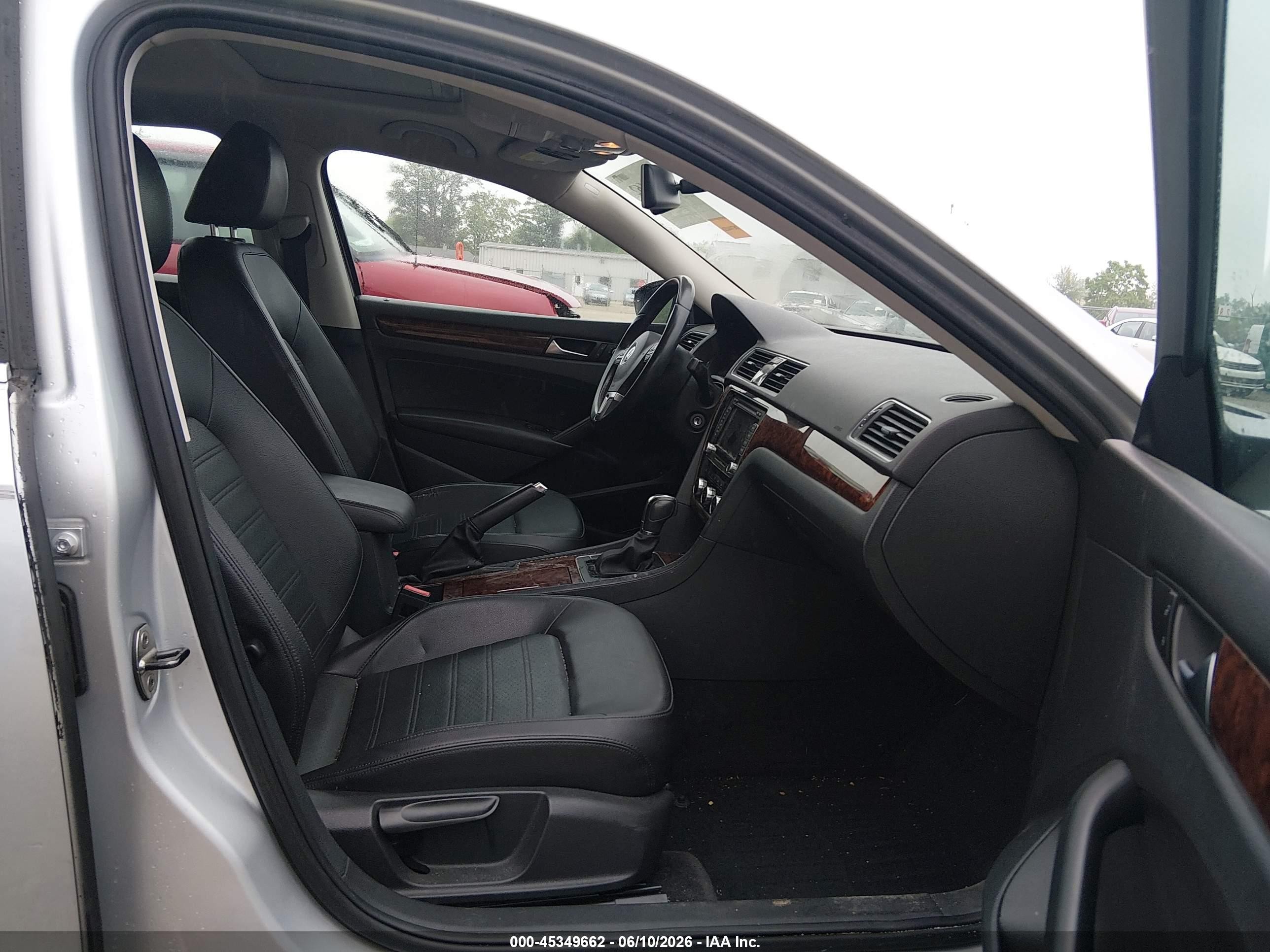2012 Volkswagen Passat 2.5l Sel Silver vin: 1VWCH7A38CC053231