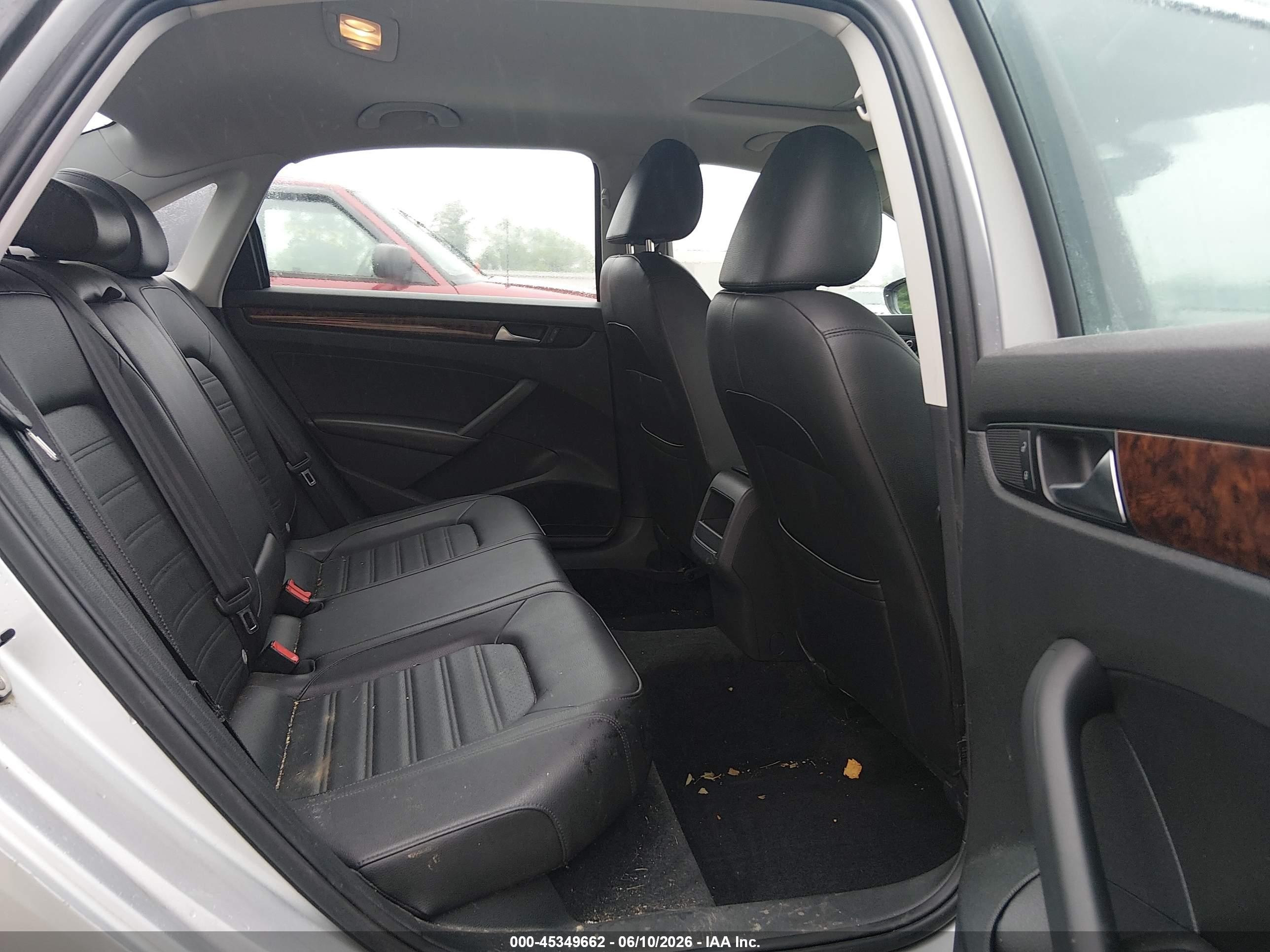 2012 Volkswagen Passat 2.5l Sel Silver vin: 1VWCH7A38CC053231