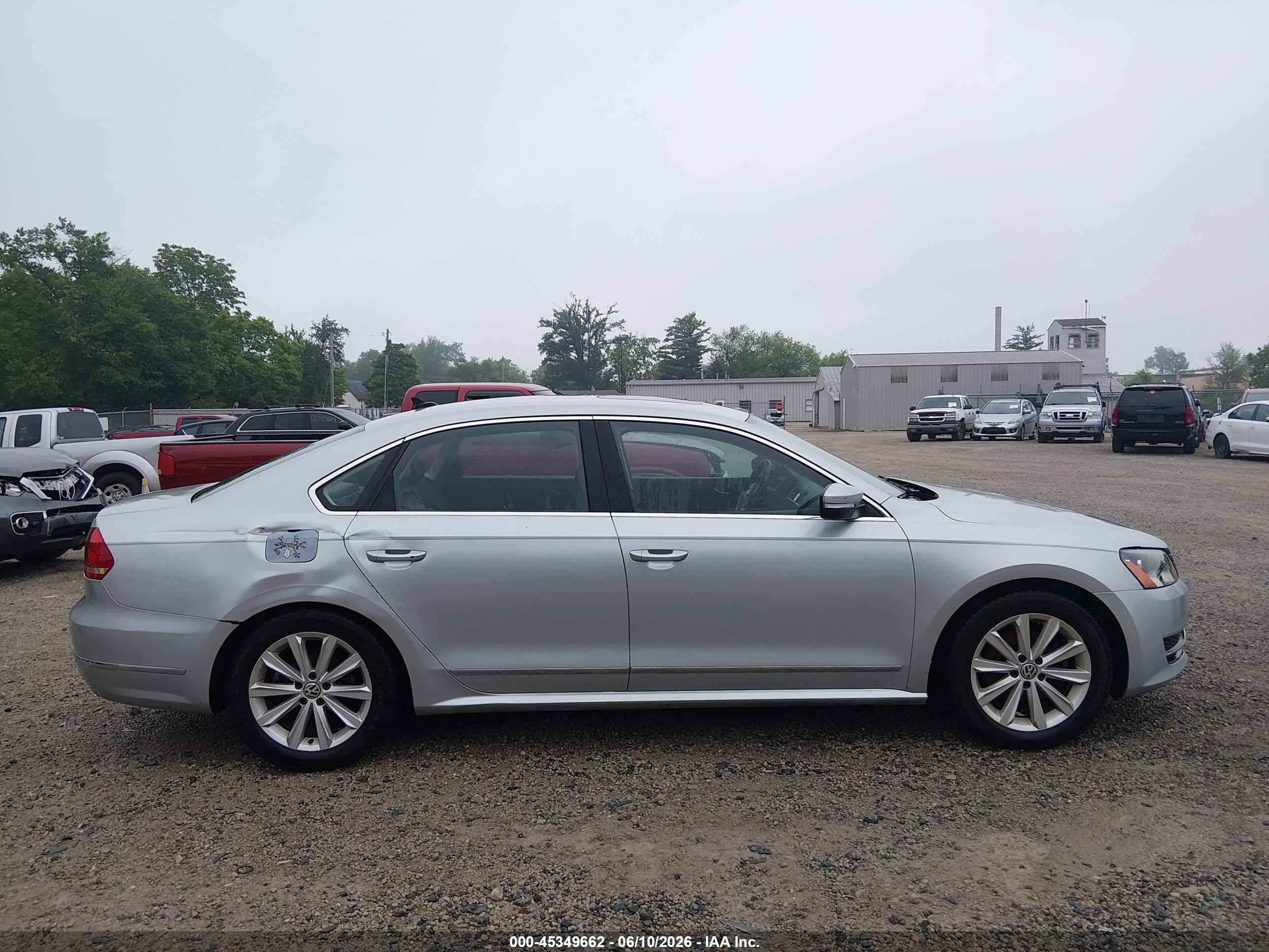 2012 Volkswagen Passat 2.5l Sel Silver vin: 1VWCH7A38CC053231