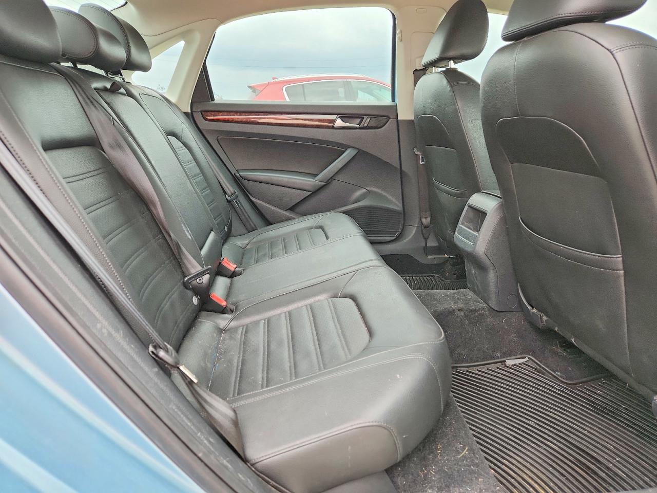 2012 Volkswagen Passat Sel Blue vin: 1VWCH7A38CC070790