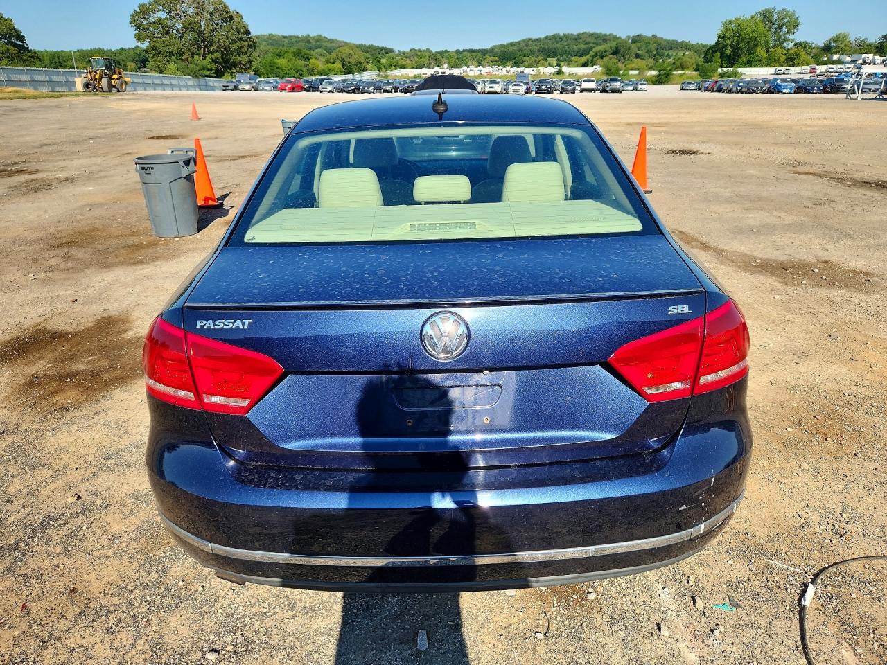 2013 Volkswagen Passat Sel Blue vin: 1VWCH7A38DC058043
